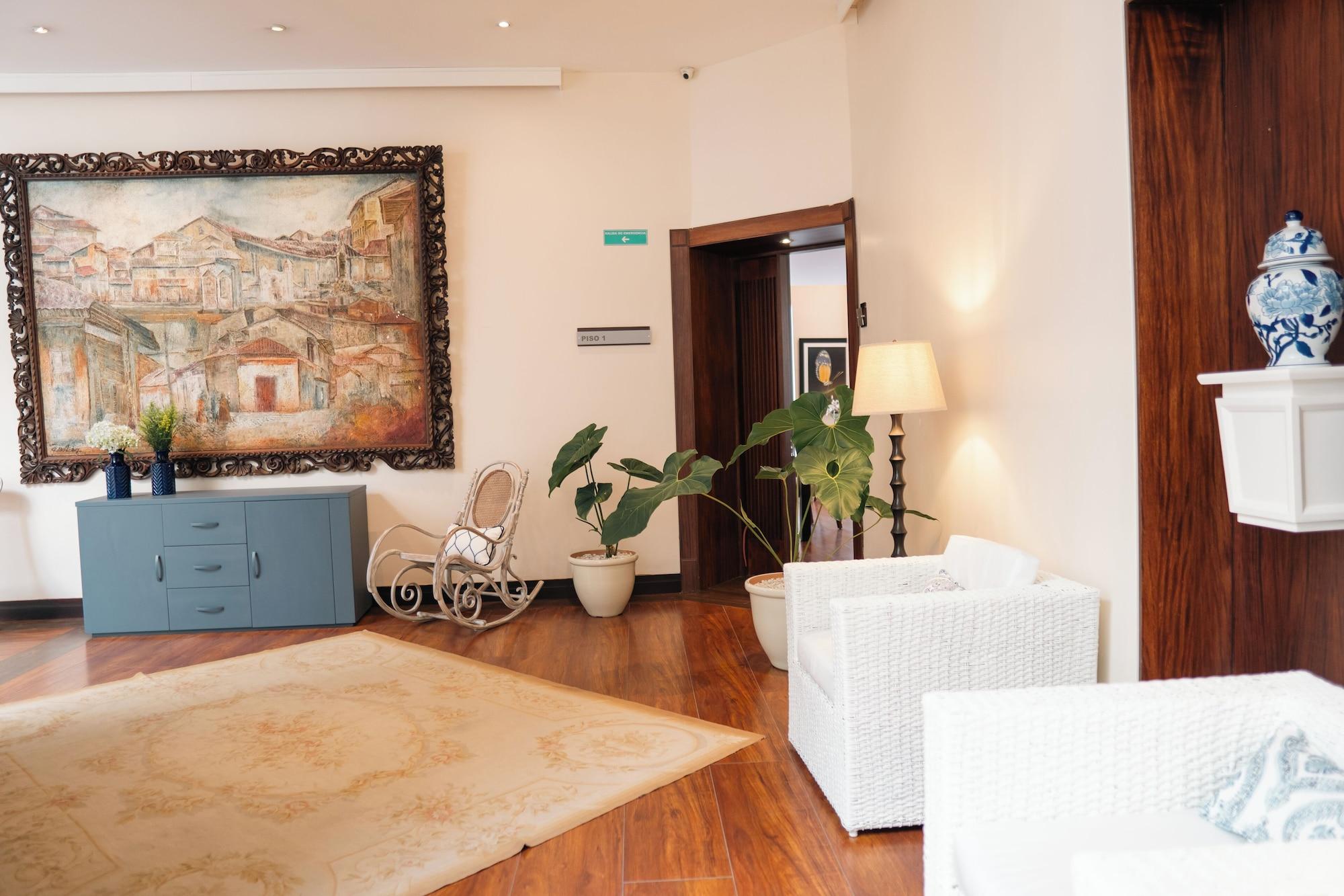 Varios Parc Royale Suites Hotel