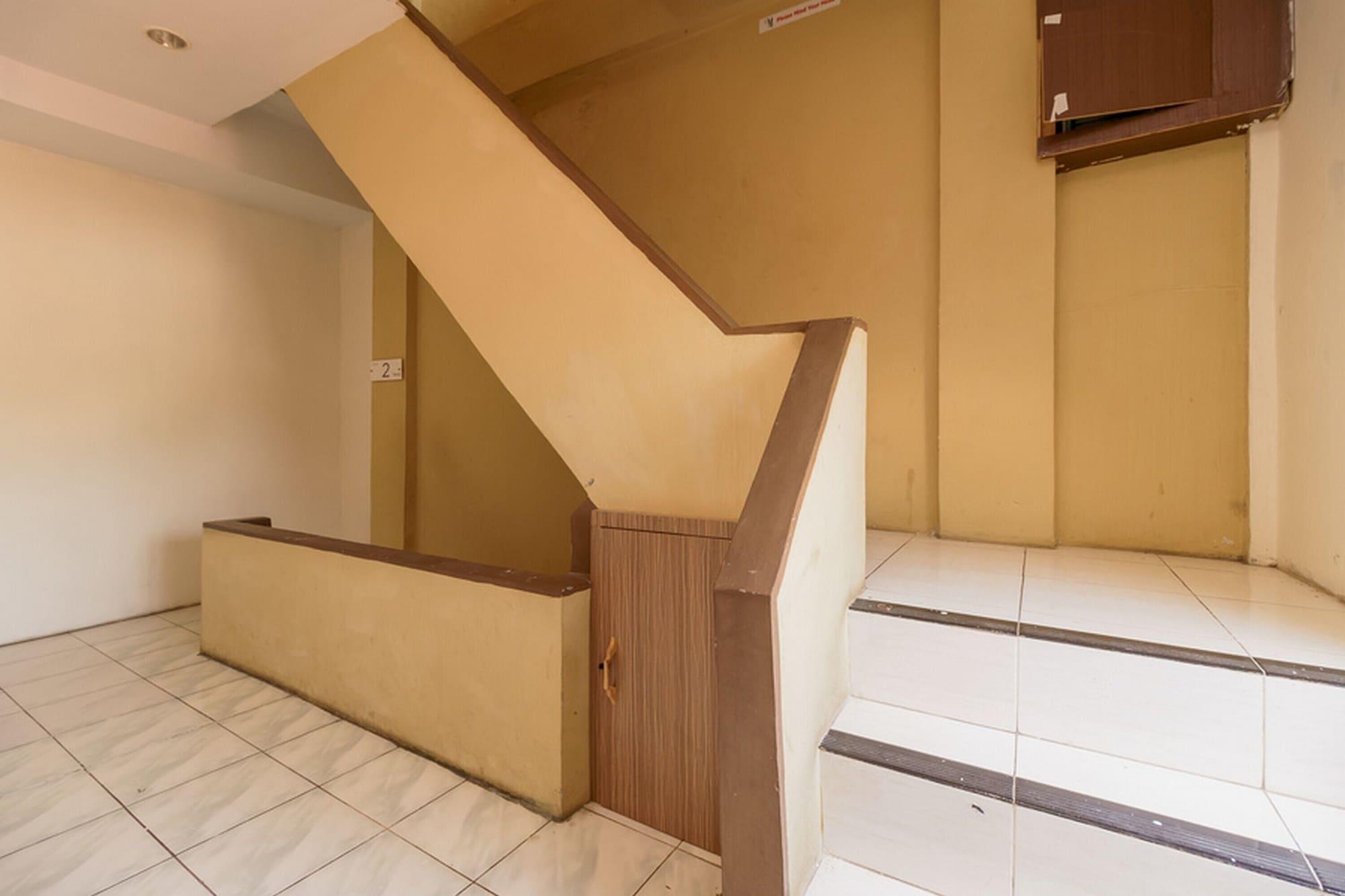 Varios RedDoorz Syariah near Simpang Surabaya Aceh