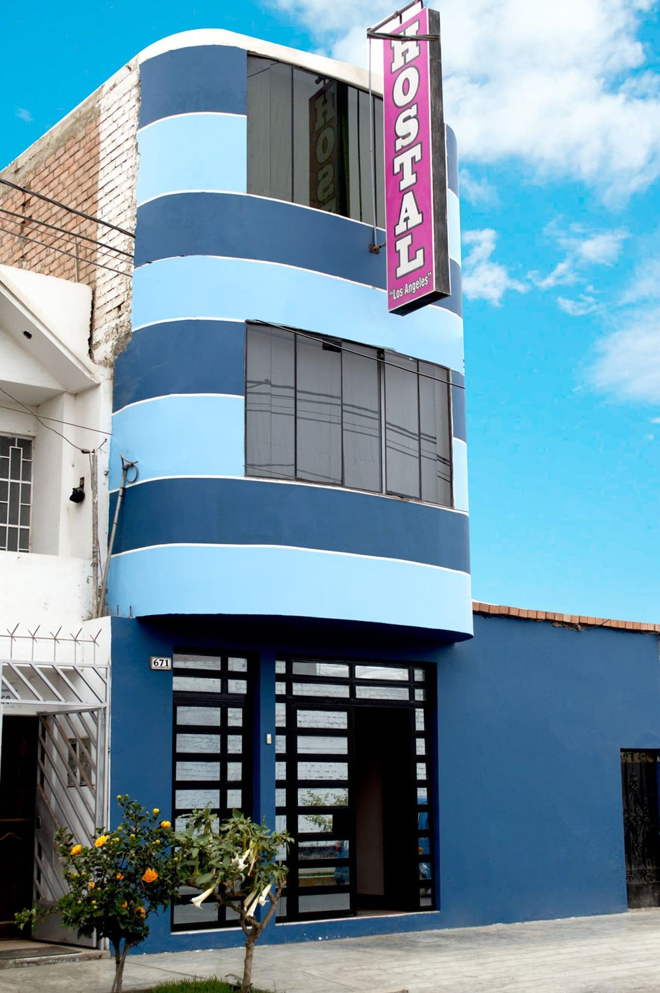 Vista Exterior Hostal Los Angeles