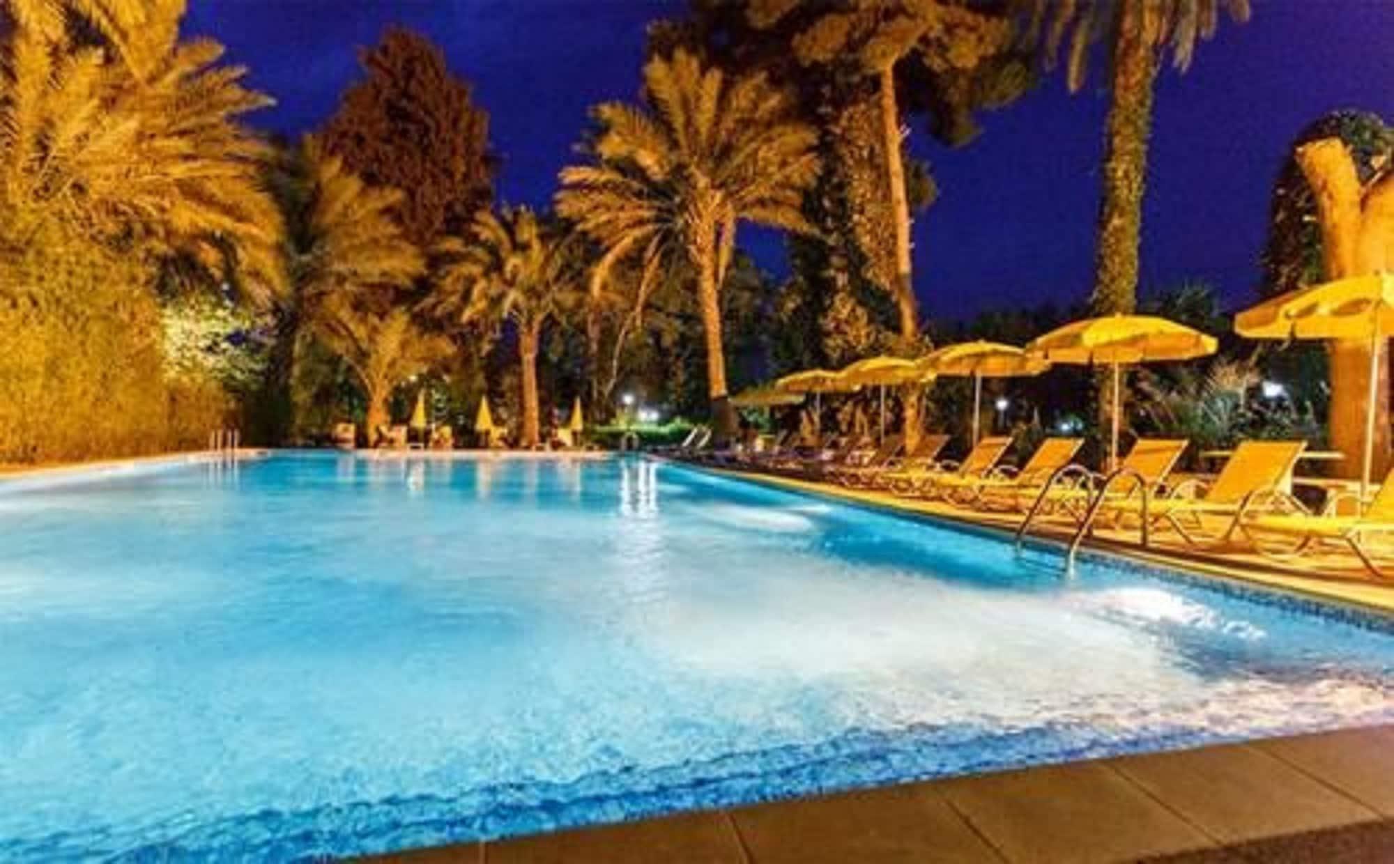Vista Piscina Hôtel Kerdada