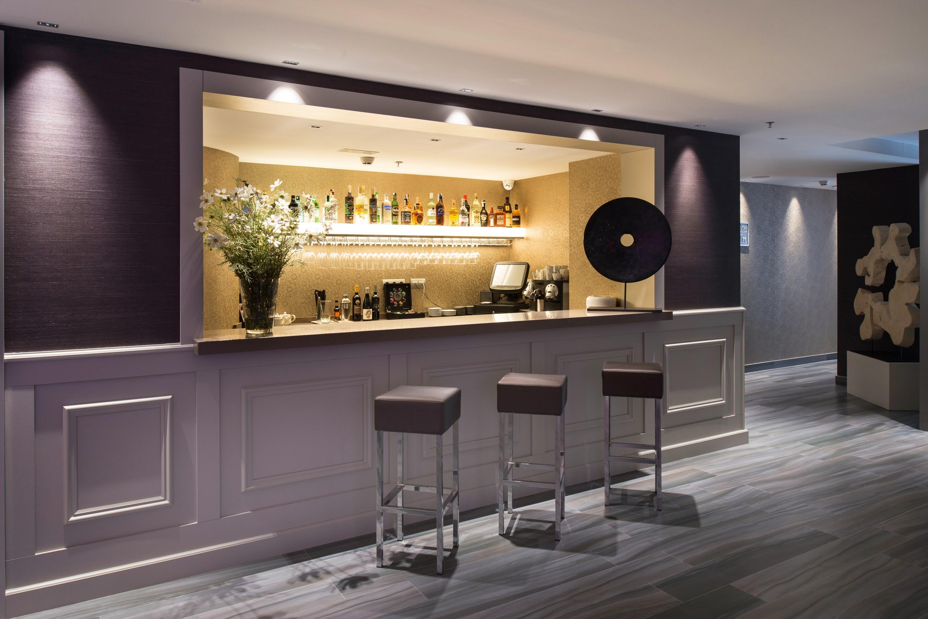 Bar/Salón Catalonia Square