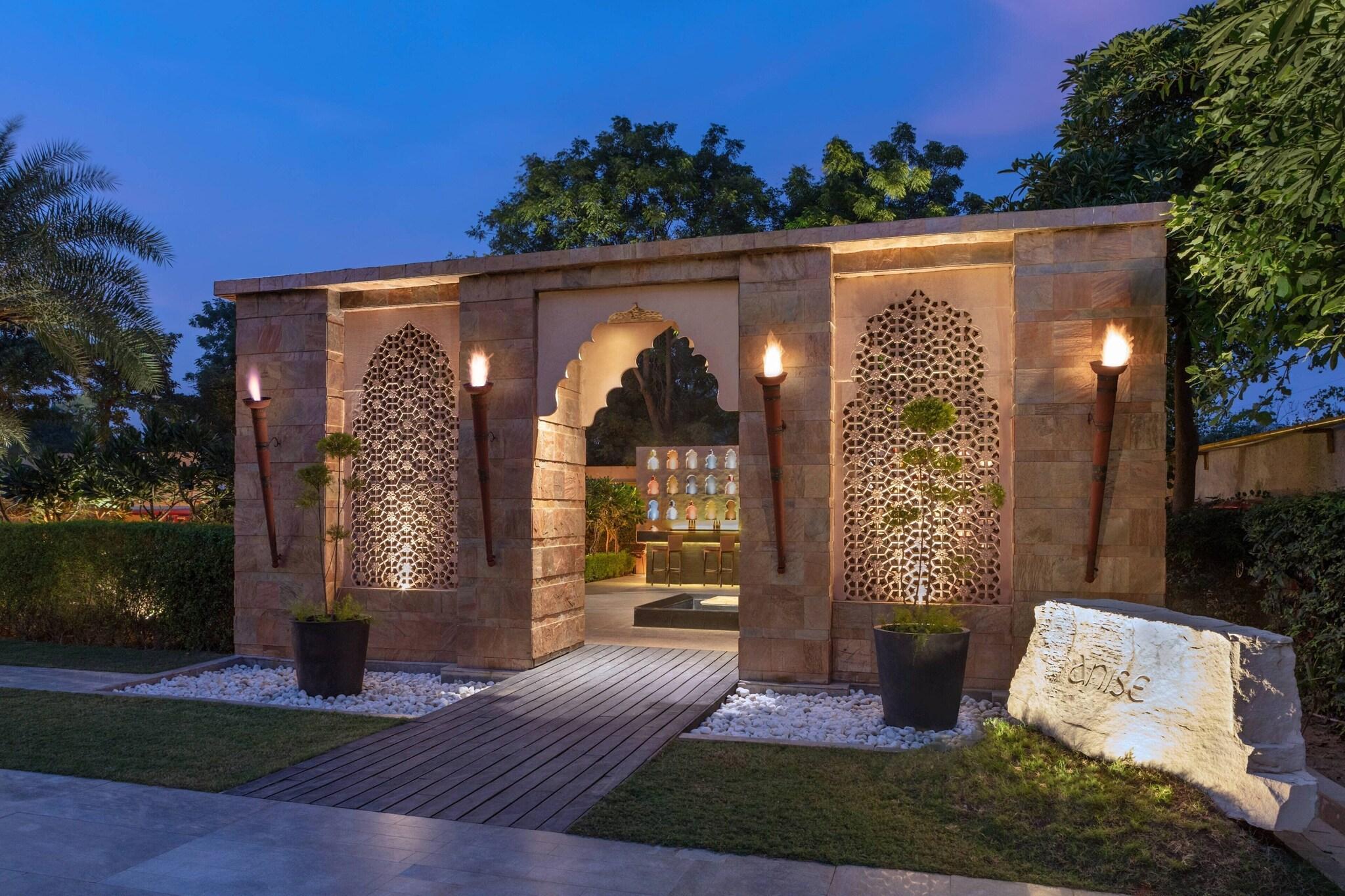 Restaurant Courtyard by Marriott Agra