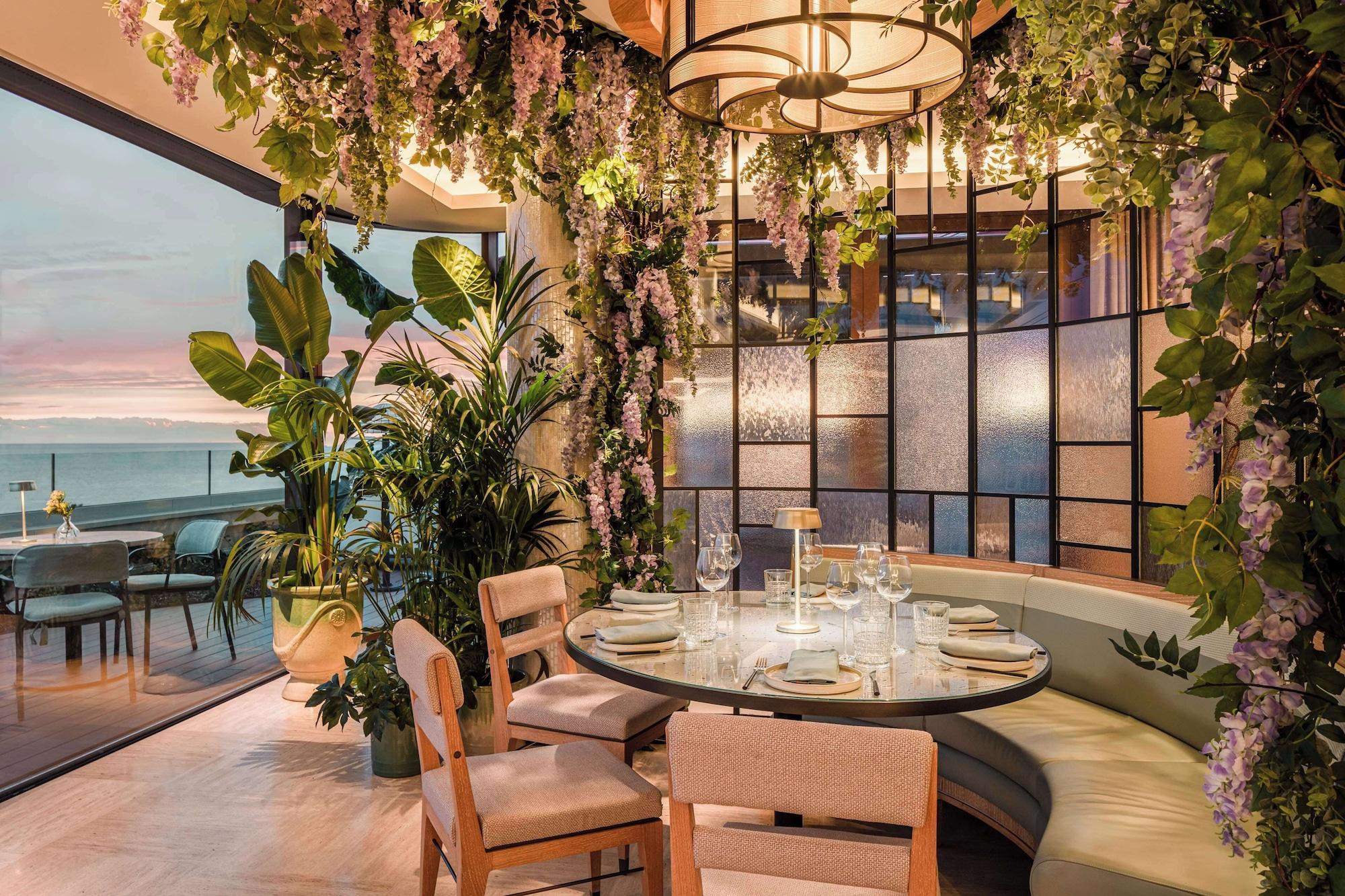 Restaurant Anantara Plaza Nice Hotel - A Leading Hotel of the World