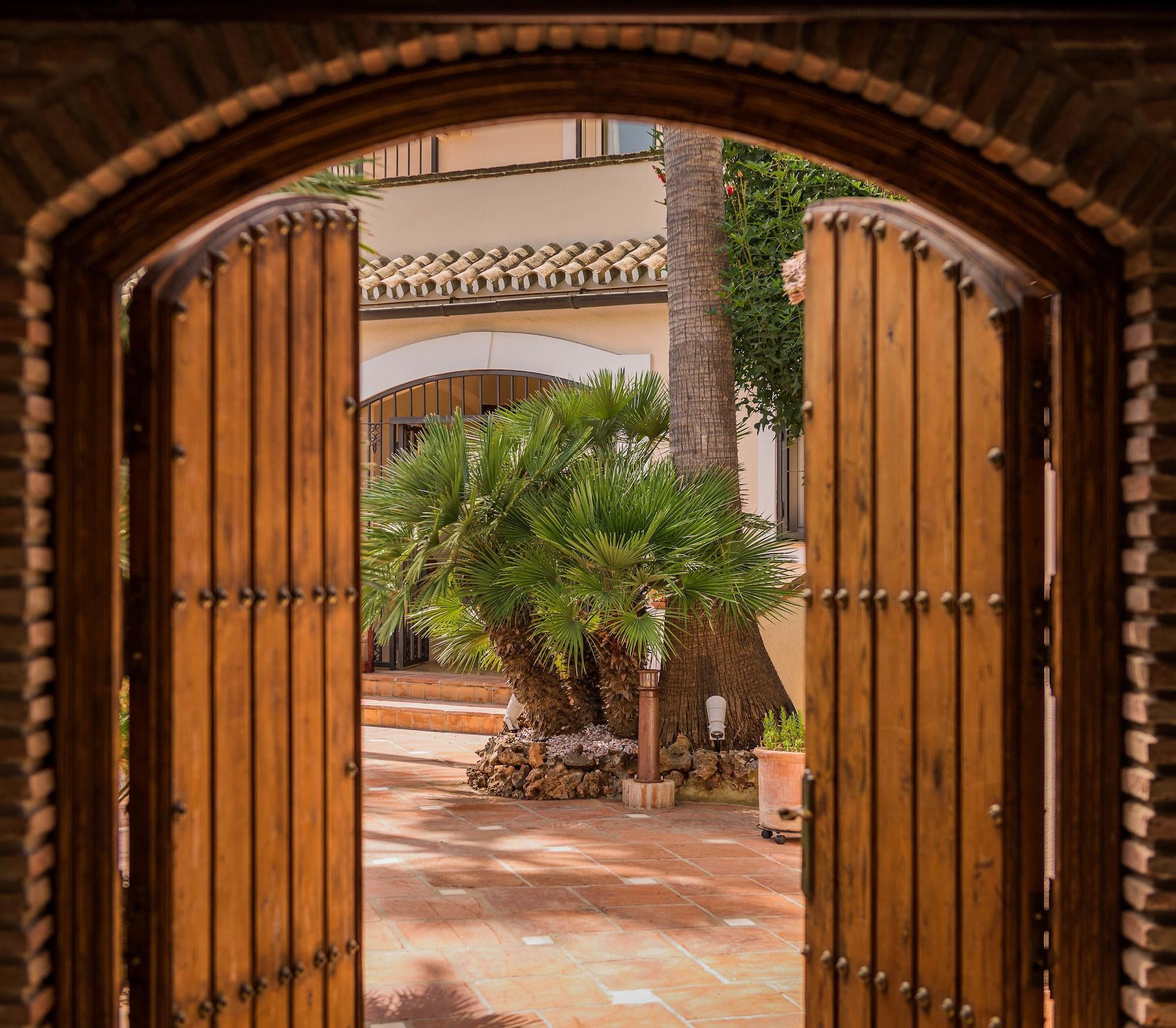 Vista Exterior The Residence by Beach House Marbella