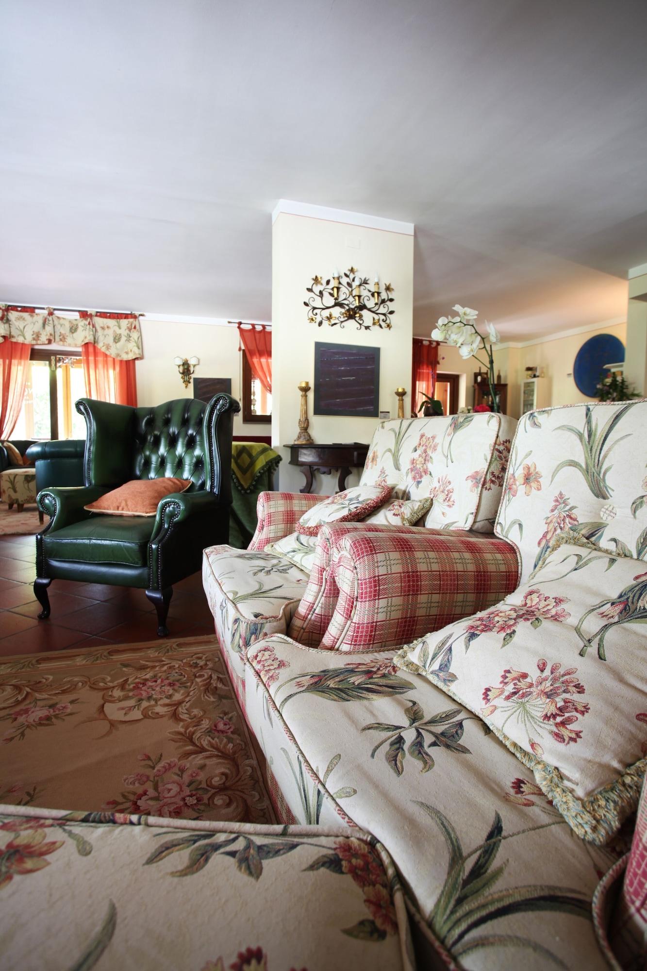 Vista Lobby Garden Resort & Spa San Crispino