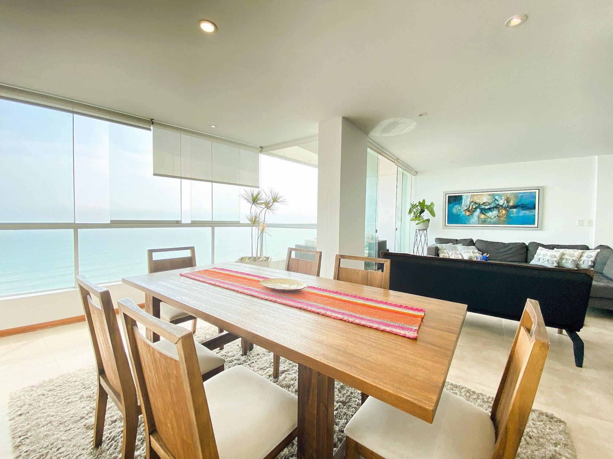 Restaurant Miraflores duplex with ocean view garage