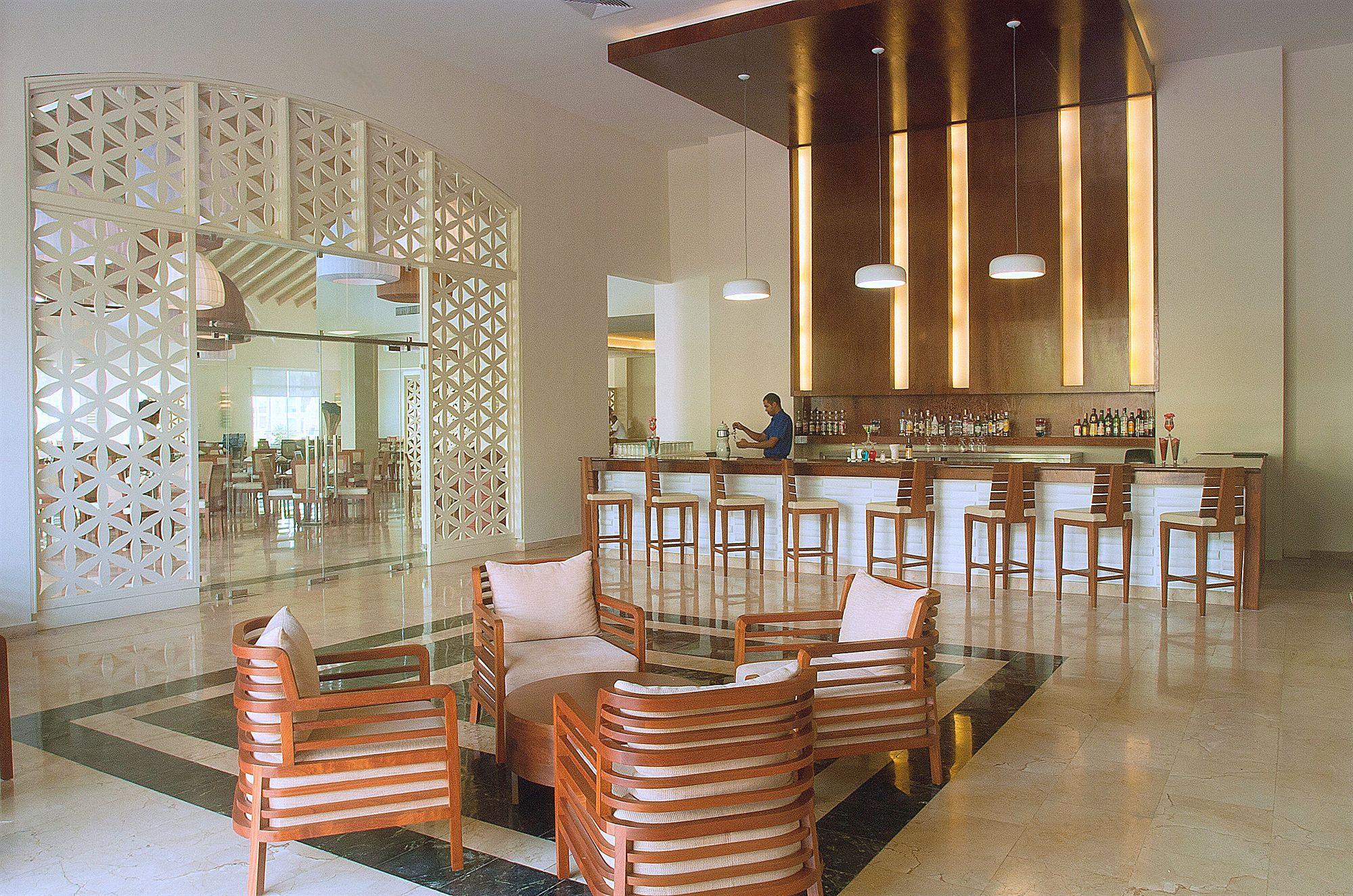 Restaurant Ocean Blue & Sand Beach Resort All Inclusive