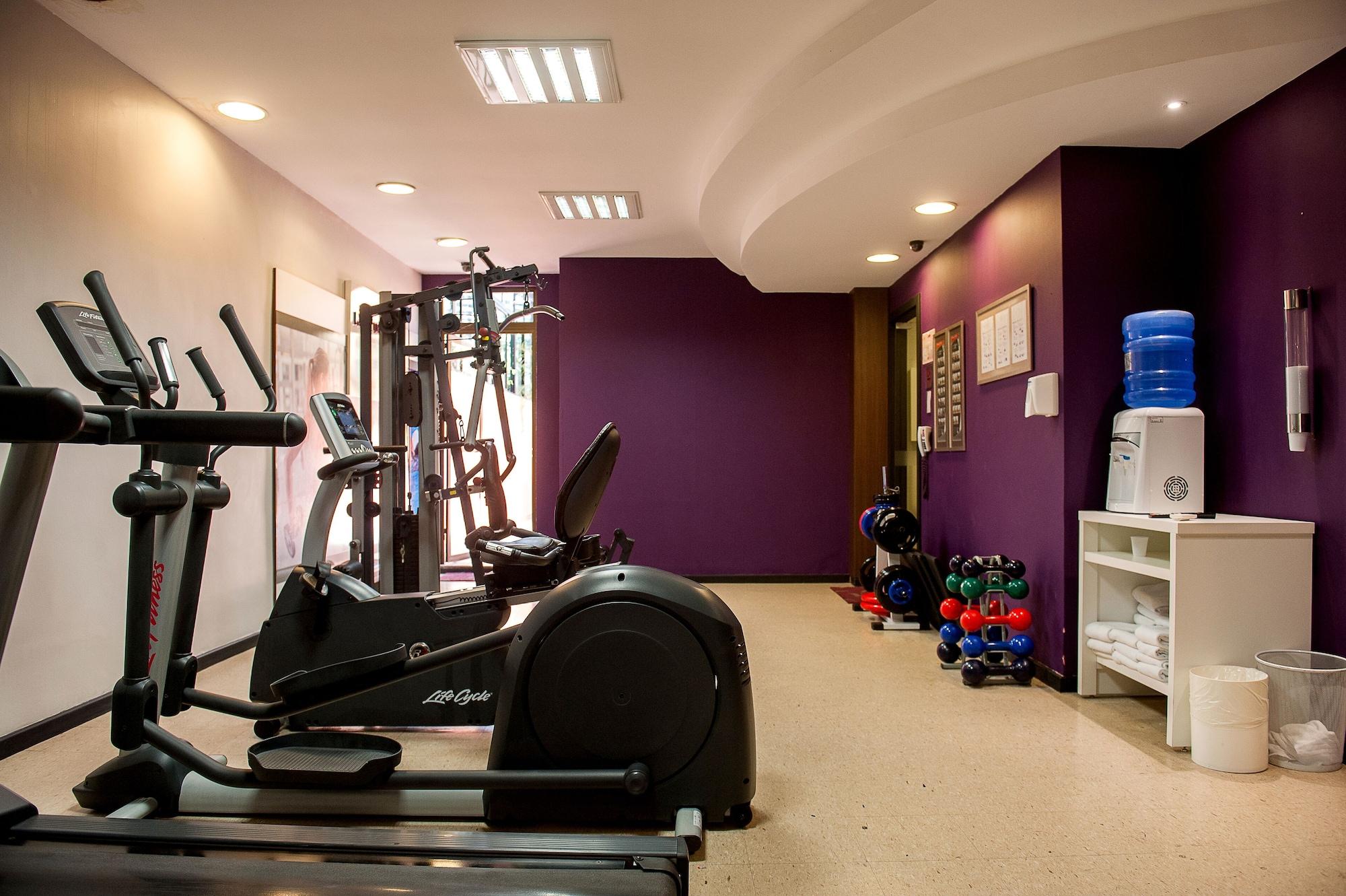 Gimnasio Manhattan Porto Alegre by Mercure