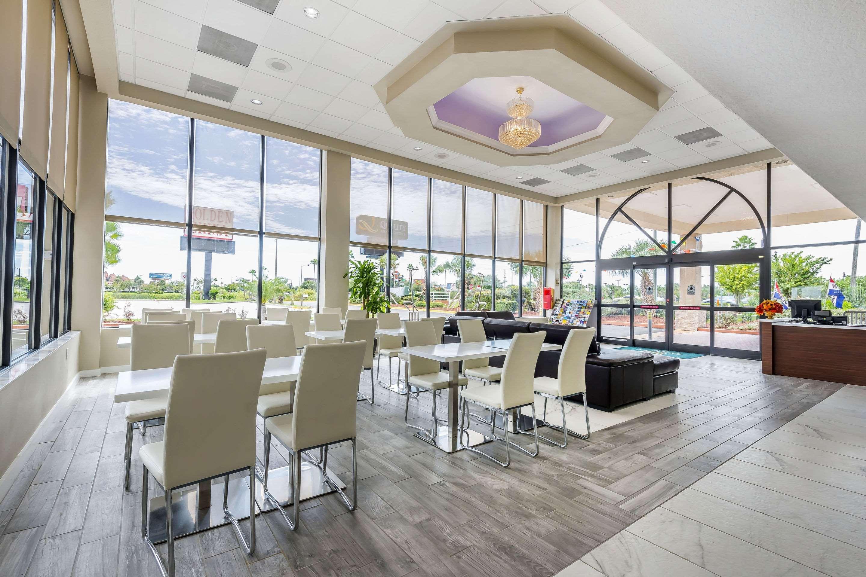 Vista Lobby Quality Inn & Suites Kissimmee near Main Gate