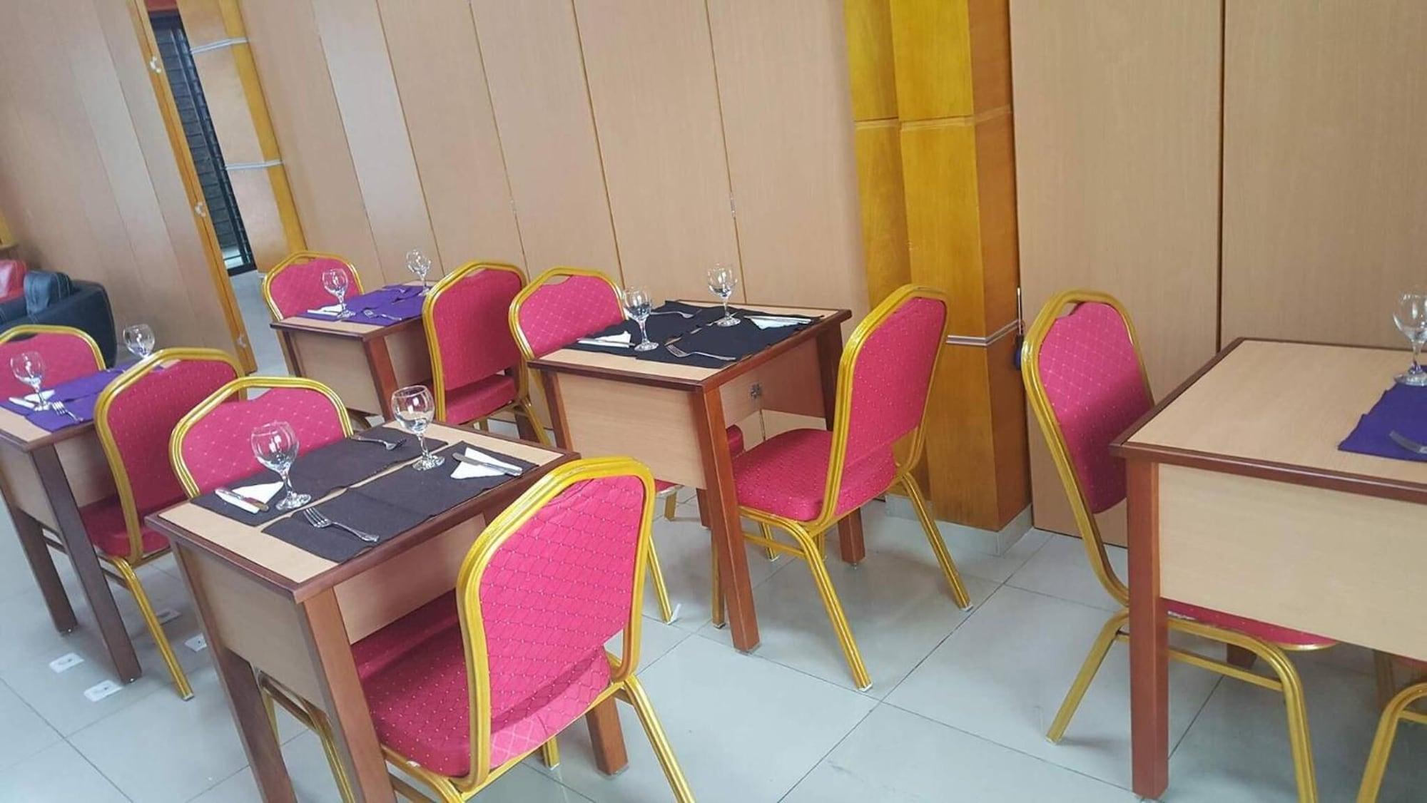 Instalaciones Recreativas Enka Flathotel