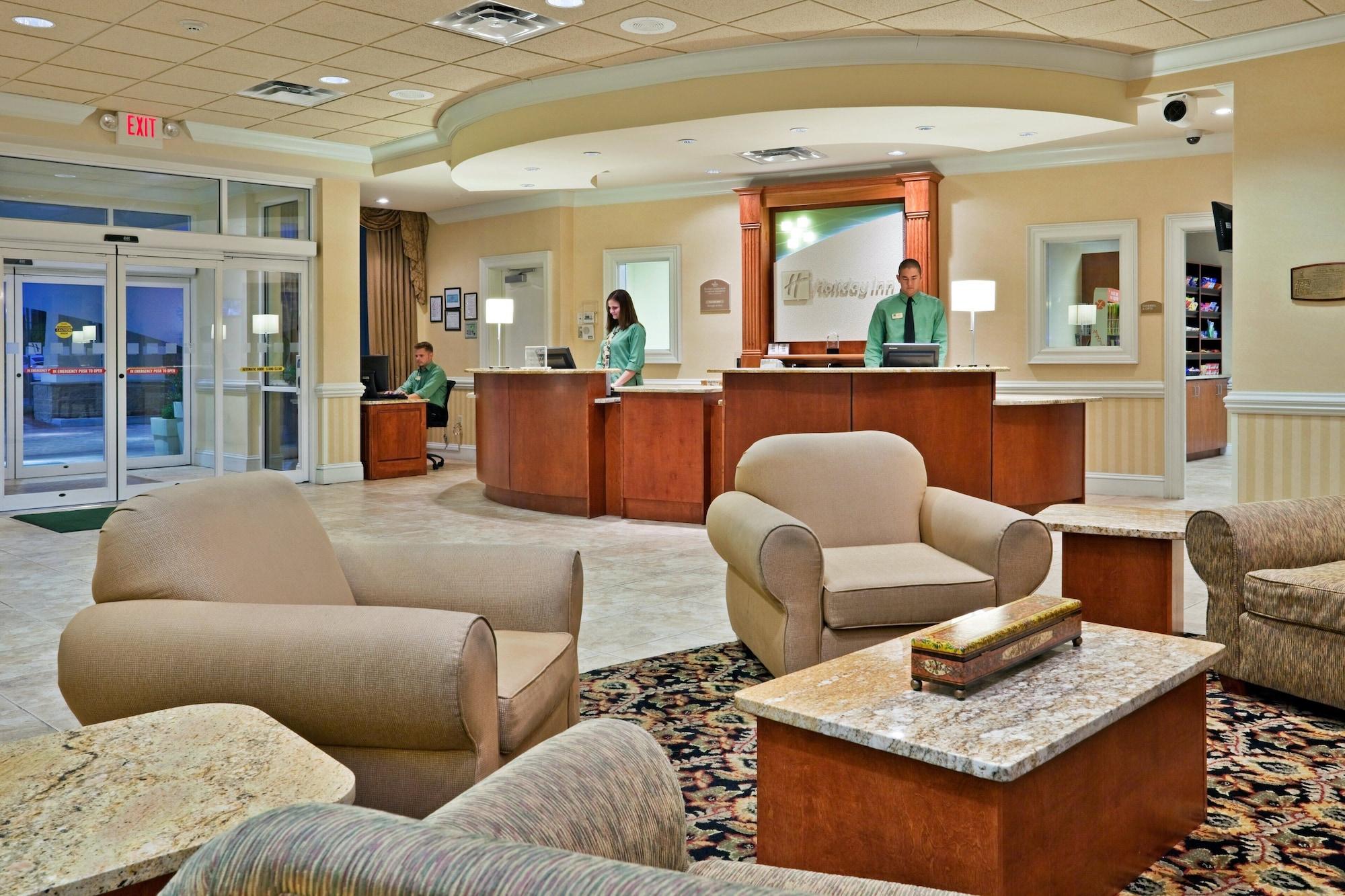 Vista Lobby Holiday Inn Conference Center - Valdosta by IHG