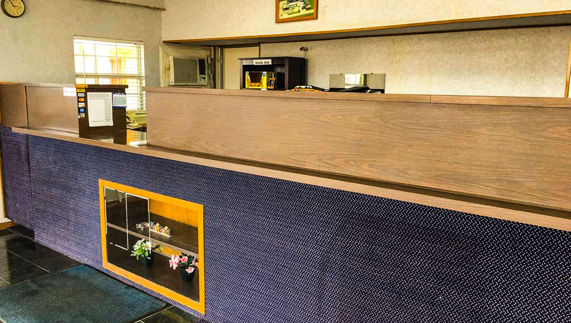 Vista Lobby Thunderbird Motel Hillsboro