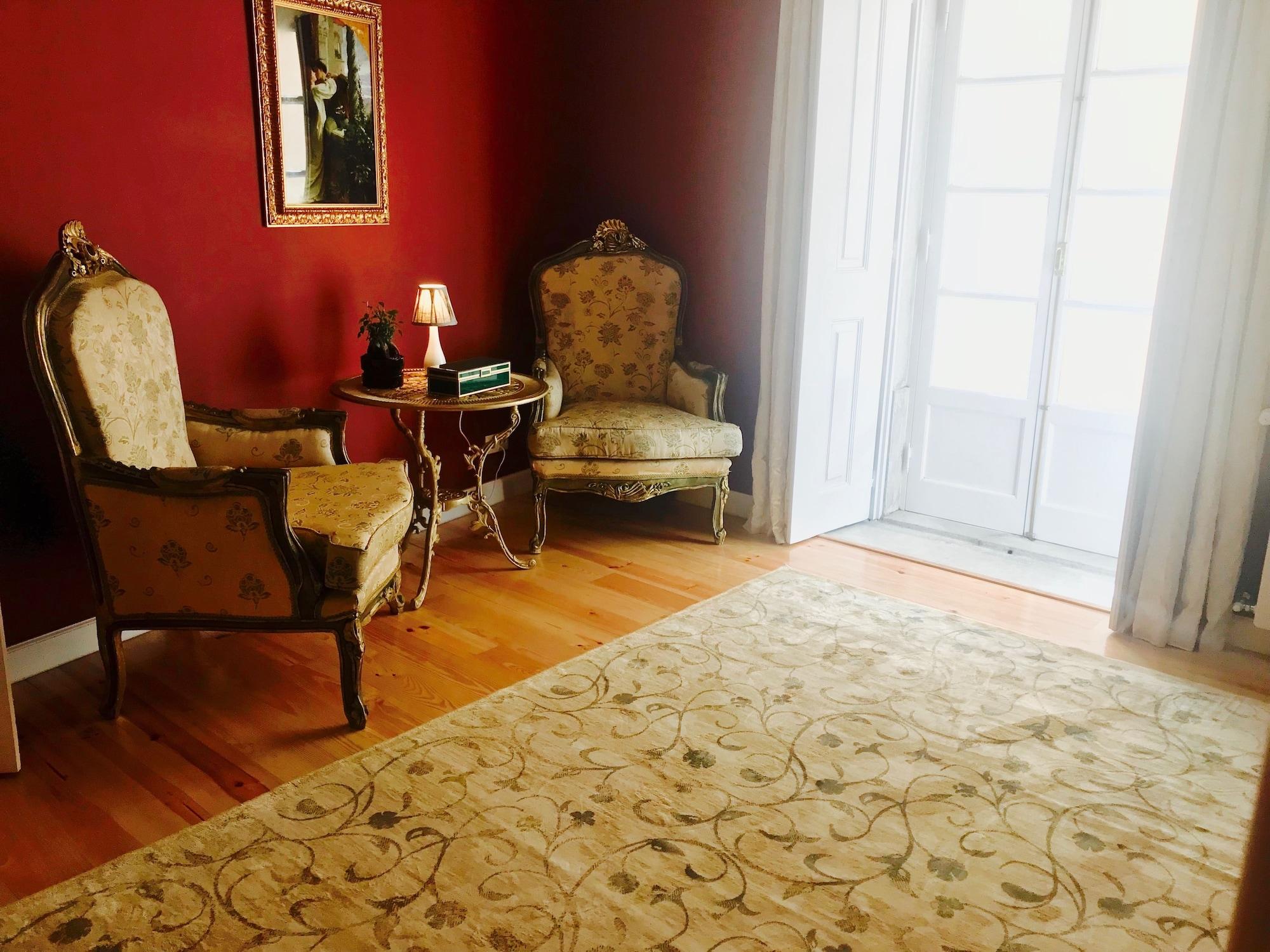 Varios LUXa Charmhouse Hotel