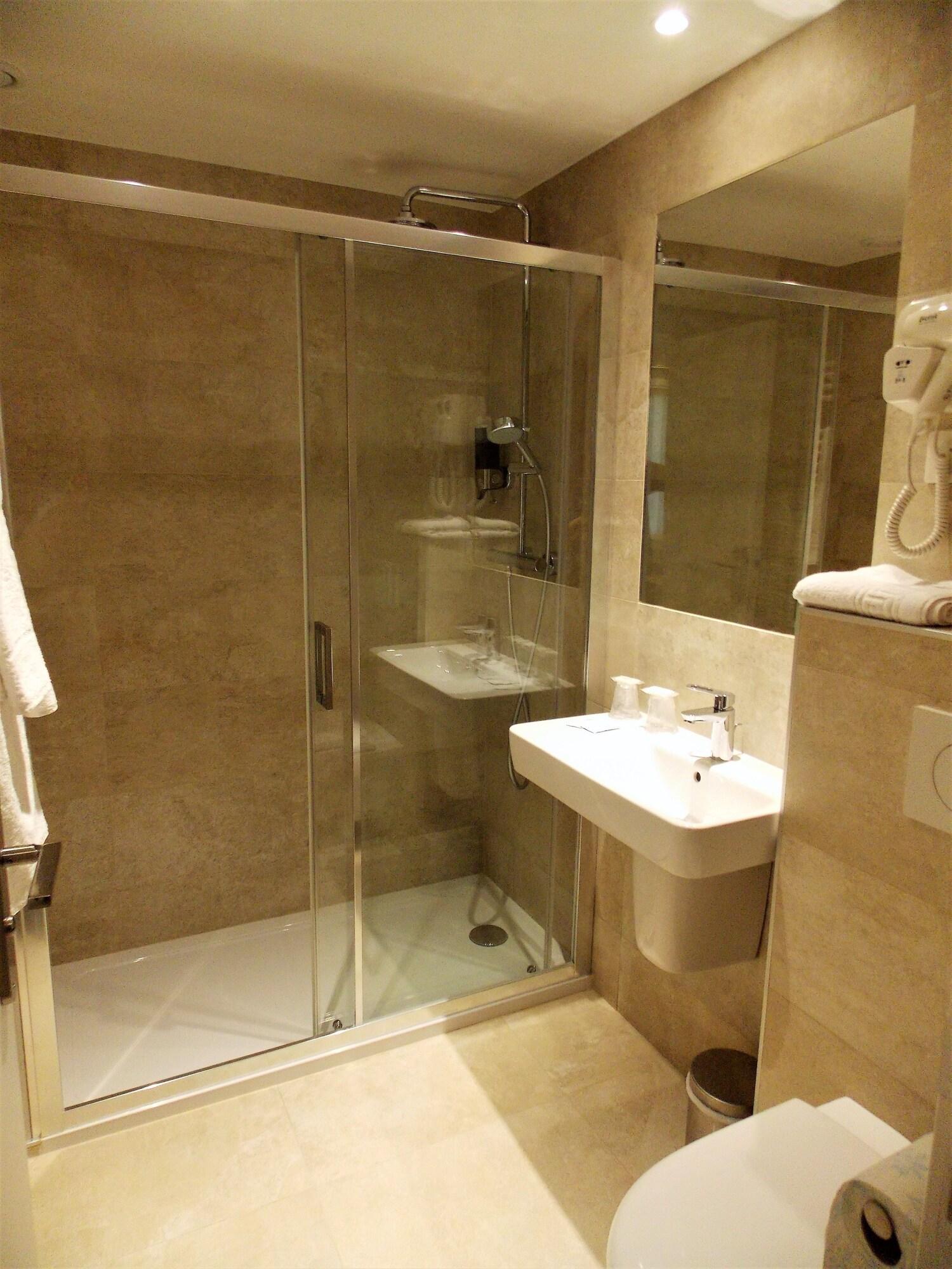 Equipamiento de Habitación Hotel Excelsior Batignolles