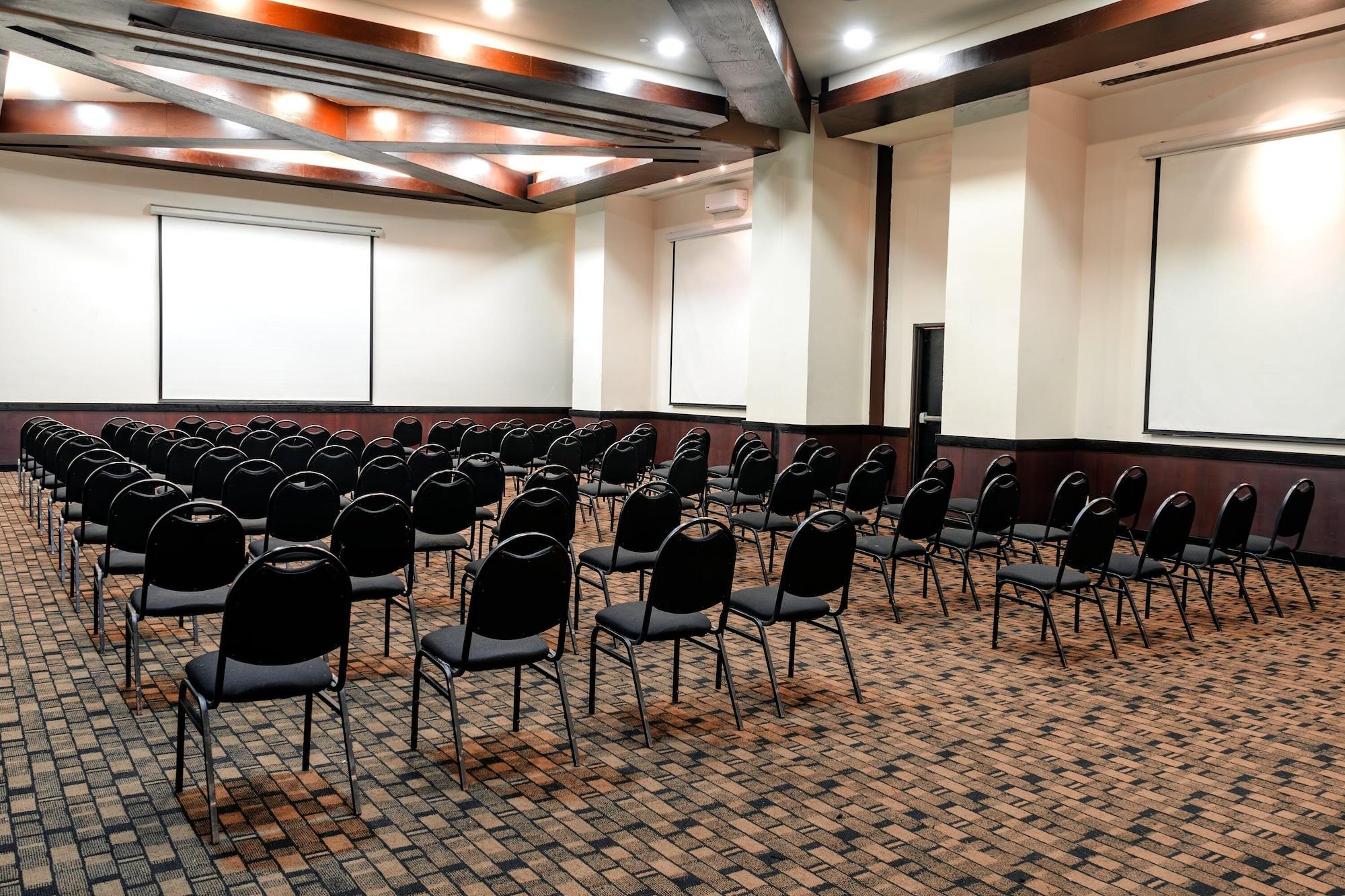 Sala de Reuniones Fiesta Inn Express Tepic