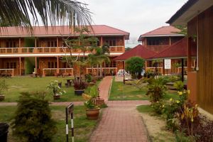 Alojamiento - Purnama Beach Resort