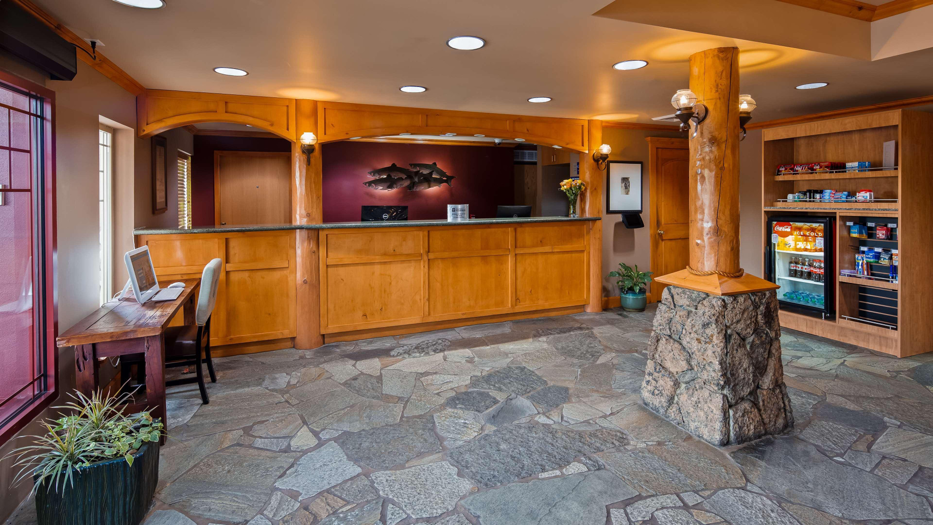 Vista Lobby Best Western Northwest Lodge