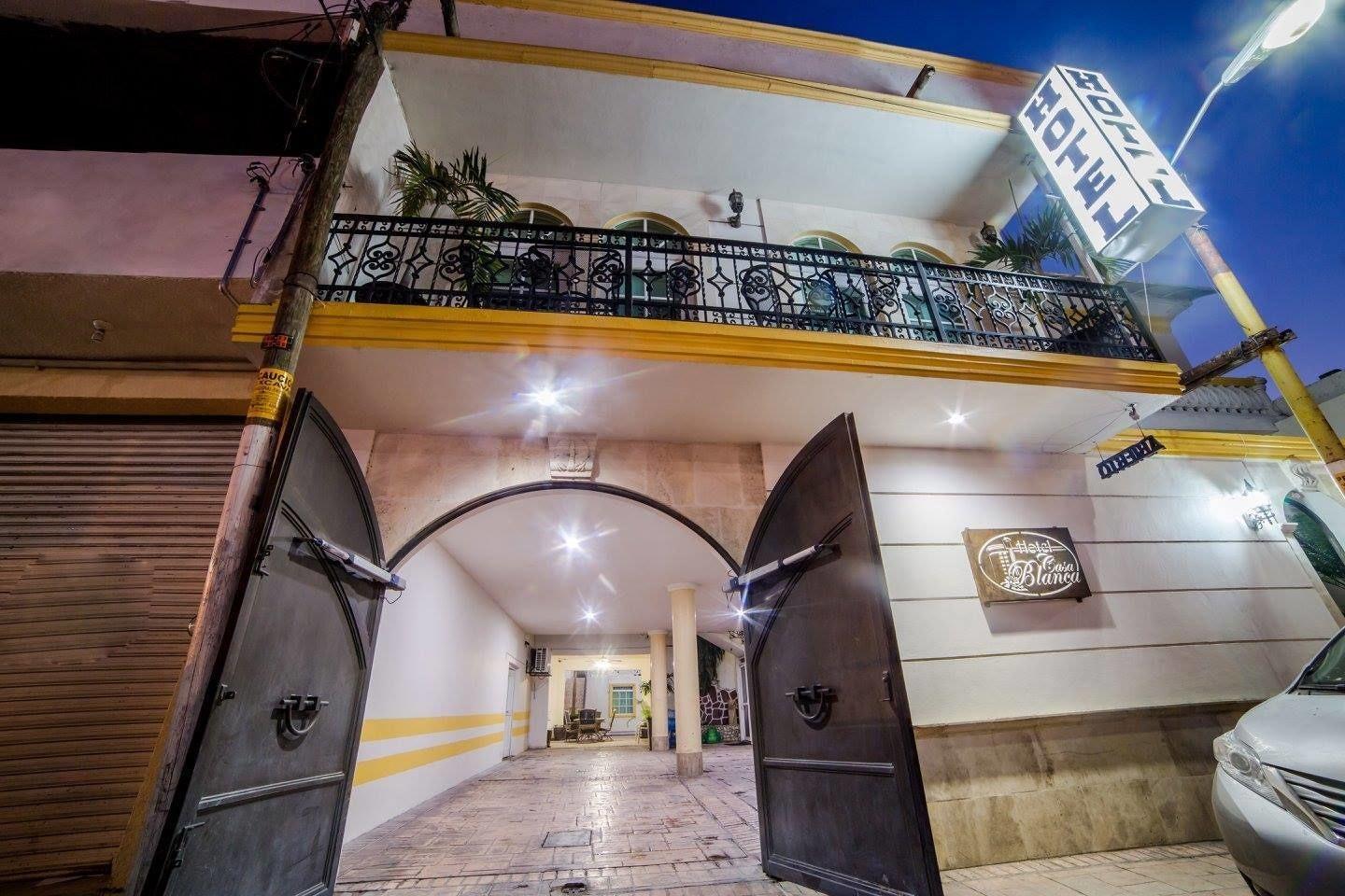 Vista Exterior Hotel Casa Blanca