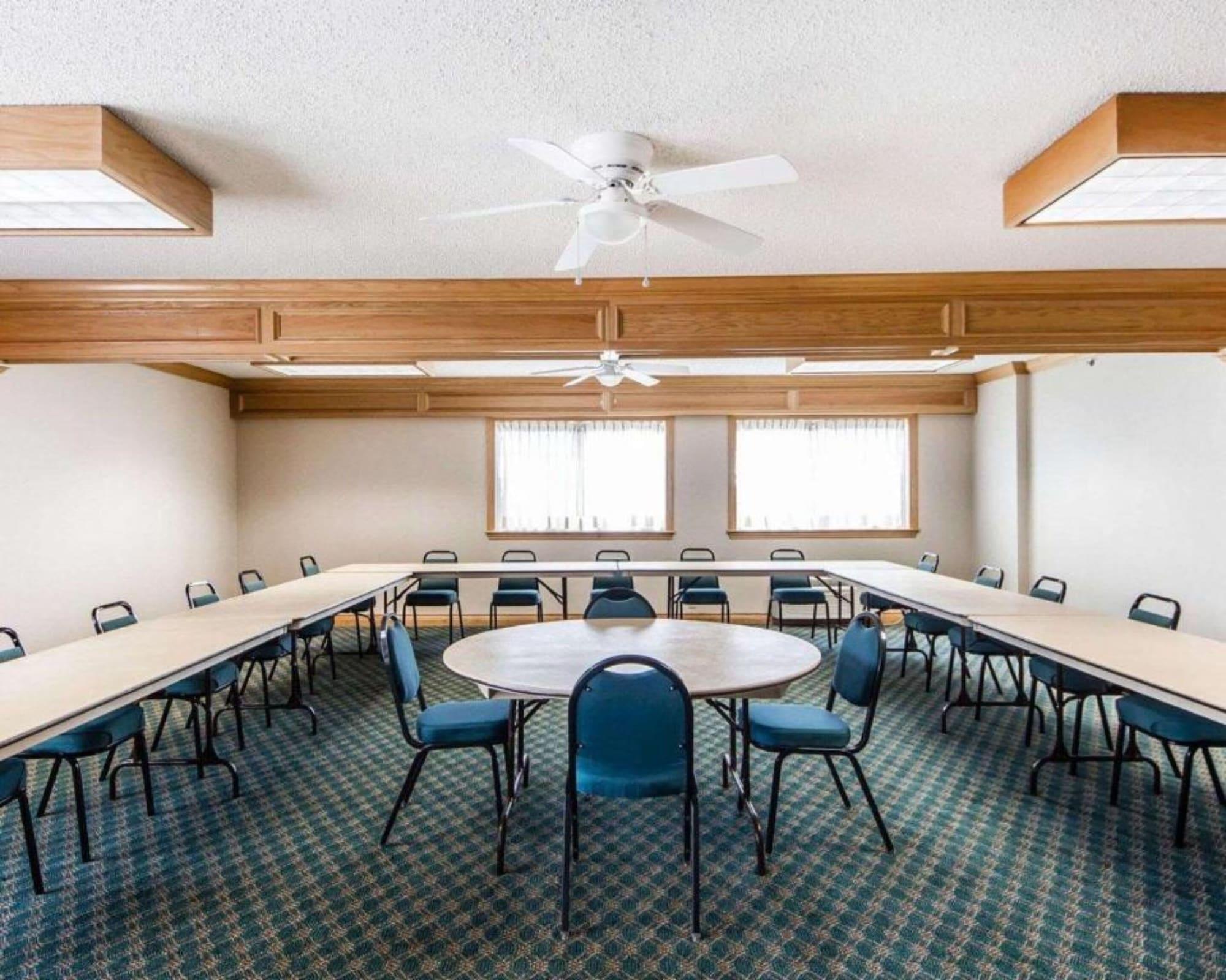 Sala de Reuniones Baymont by Wyndham Blackwell I-35