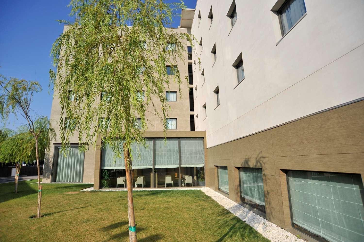 Vista Exterior Travelodge Malaga Airport