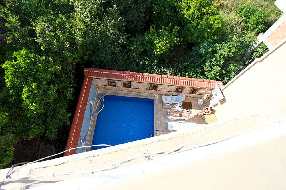 Vista Piscina Bacchus Pension