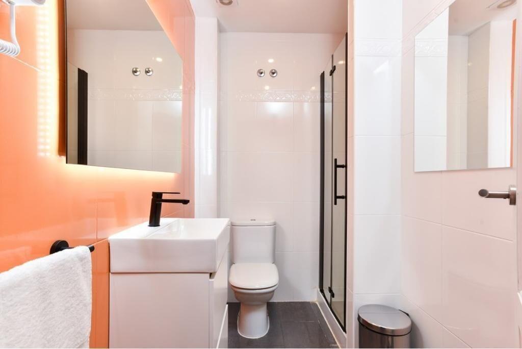 Equipamiento de Habitación Kuve Marbella