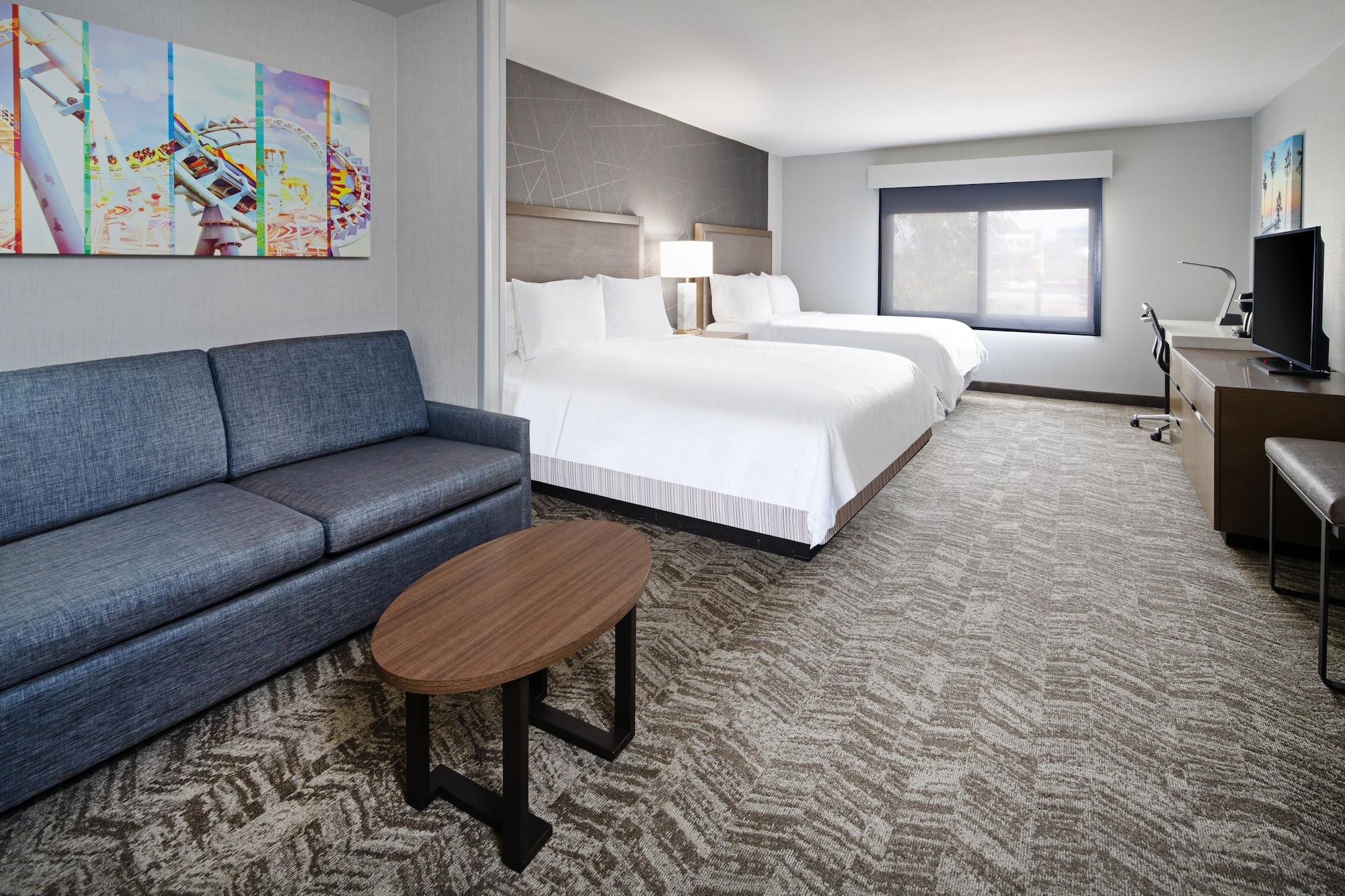 Habitación Best Western Valencia/Six Flags Inn & Suites