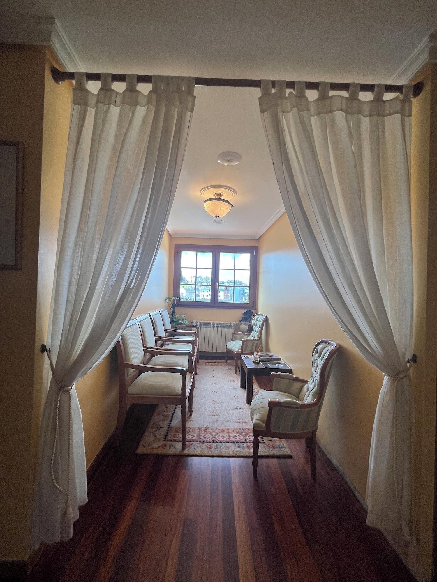 Comodidades del Alojamiento Hotel Caldelas Sacra rústico 3 estrellas