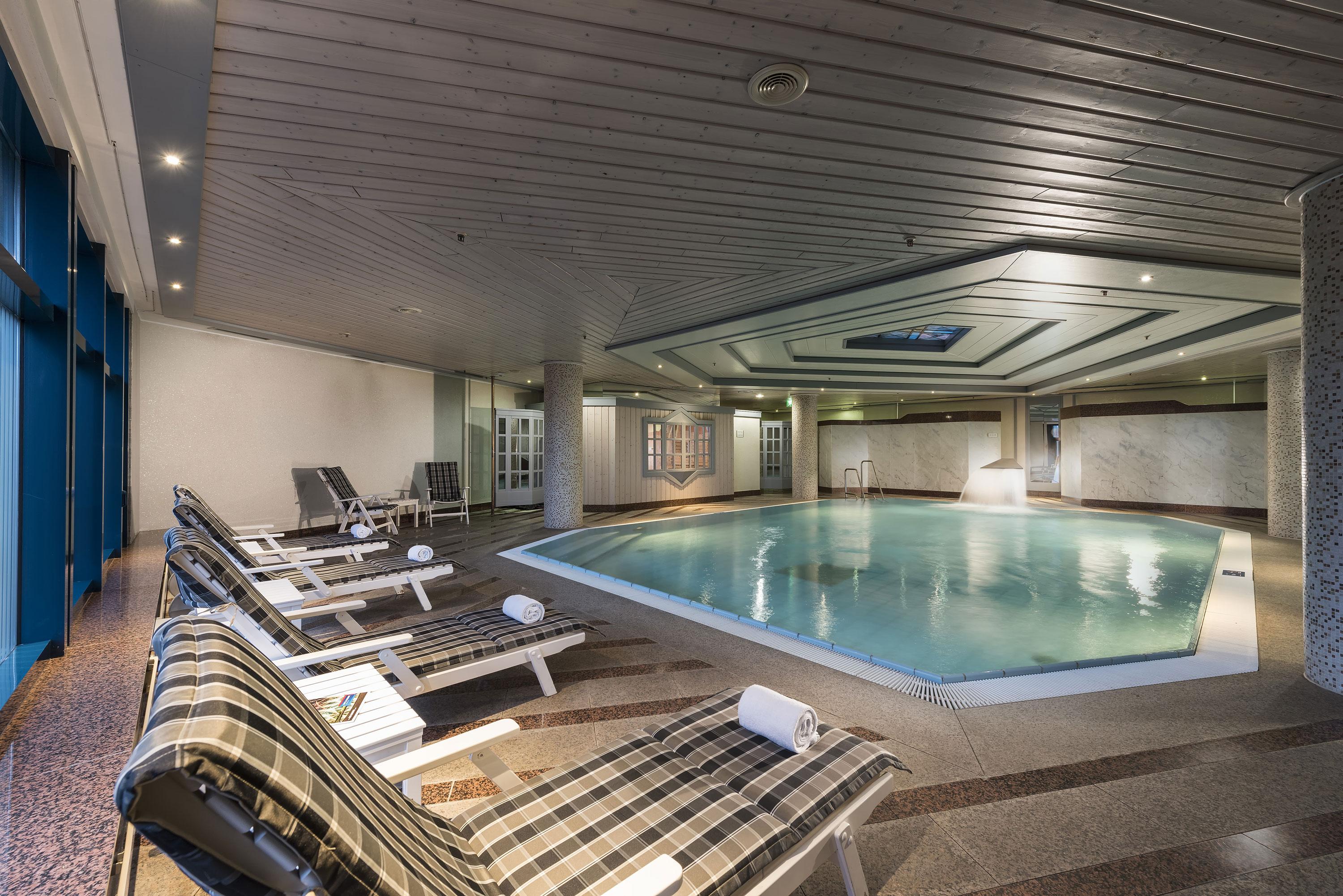 Vista Piscina Maritim Airport Hotel Hannover