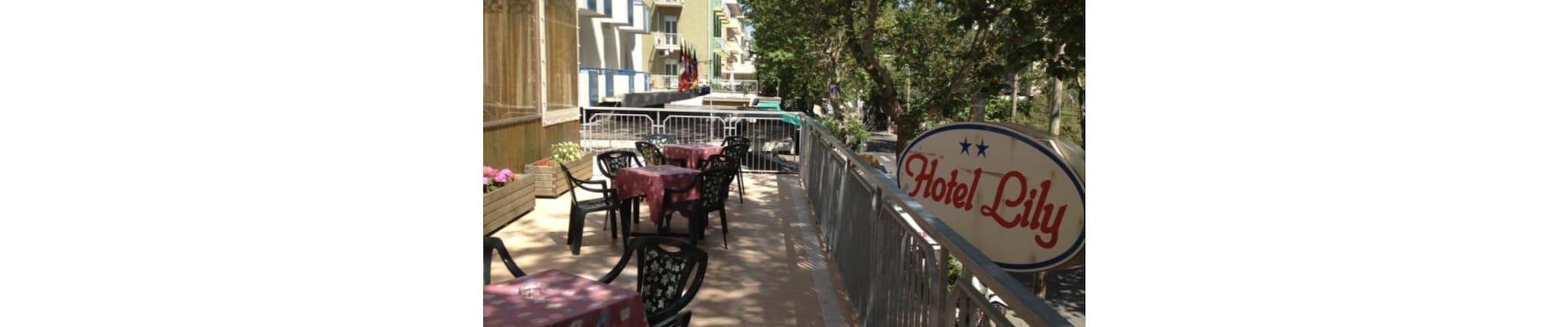 Vista Exterior Hotel Lily