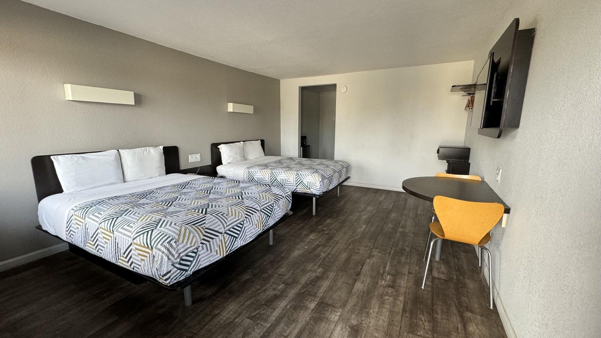 Habitación Motel 6 Delano, CA