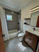 Alquiler Vacacional - Remodeled 5 min Walk to Bars/Food, 10 min to DT