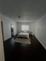 Alojamiento - Remodeled quiet and spacious home.