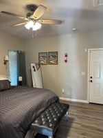 Alquiler Vacacional - Cozy 1-bedroom house in serene Barnwell with AC by the lake