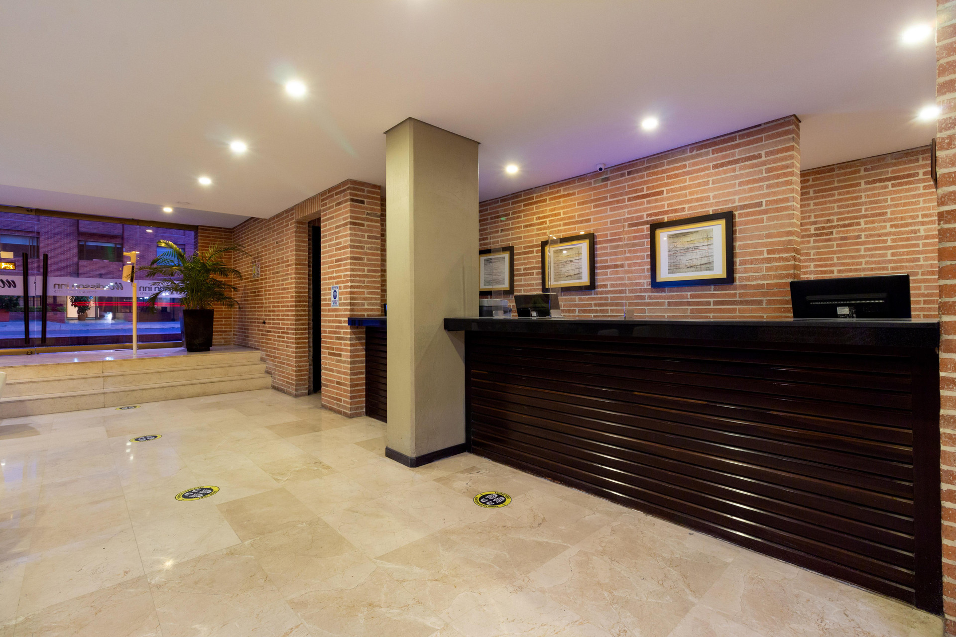 Vista Lobby Hotel Madisson Inn Luxury By Geh Suites