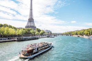Actividad - Vedettes de Paris - Crucero por el Sena con champán o aperitivo