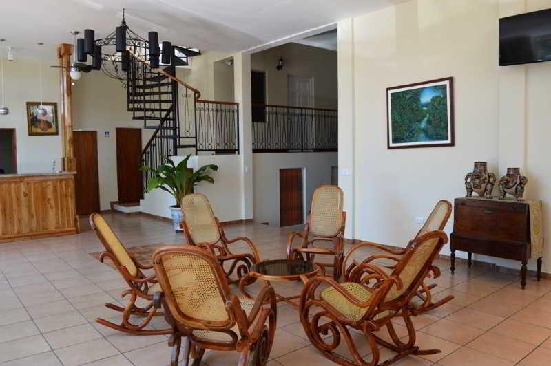 Vista Lobby La Estacion