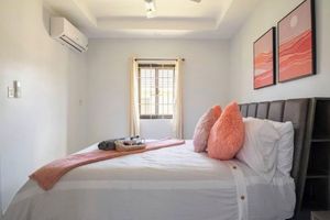 Renta Vacacional - Luxurious Villa Royale- Short walk or 5 min drive to Ocho Rios
