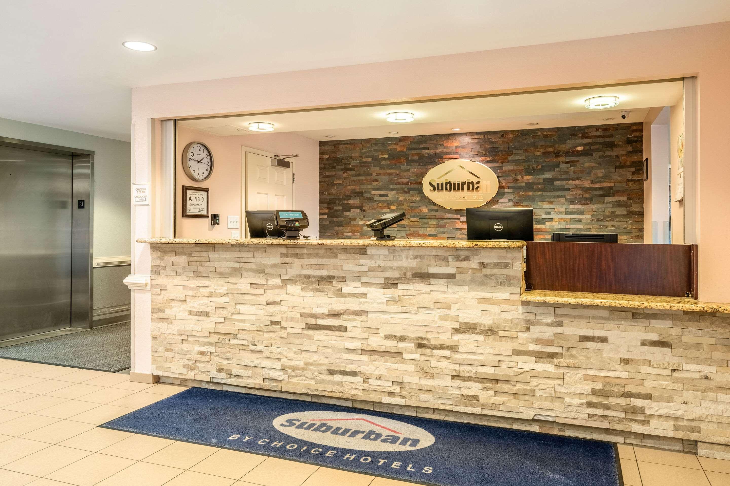 Vista Lobby Suburban Studios Near Camp Lejeune