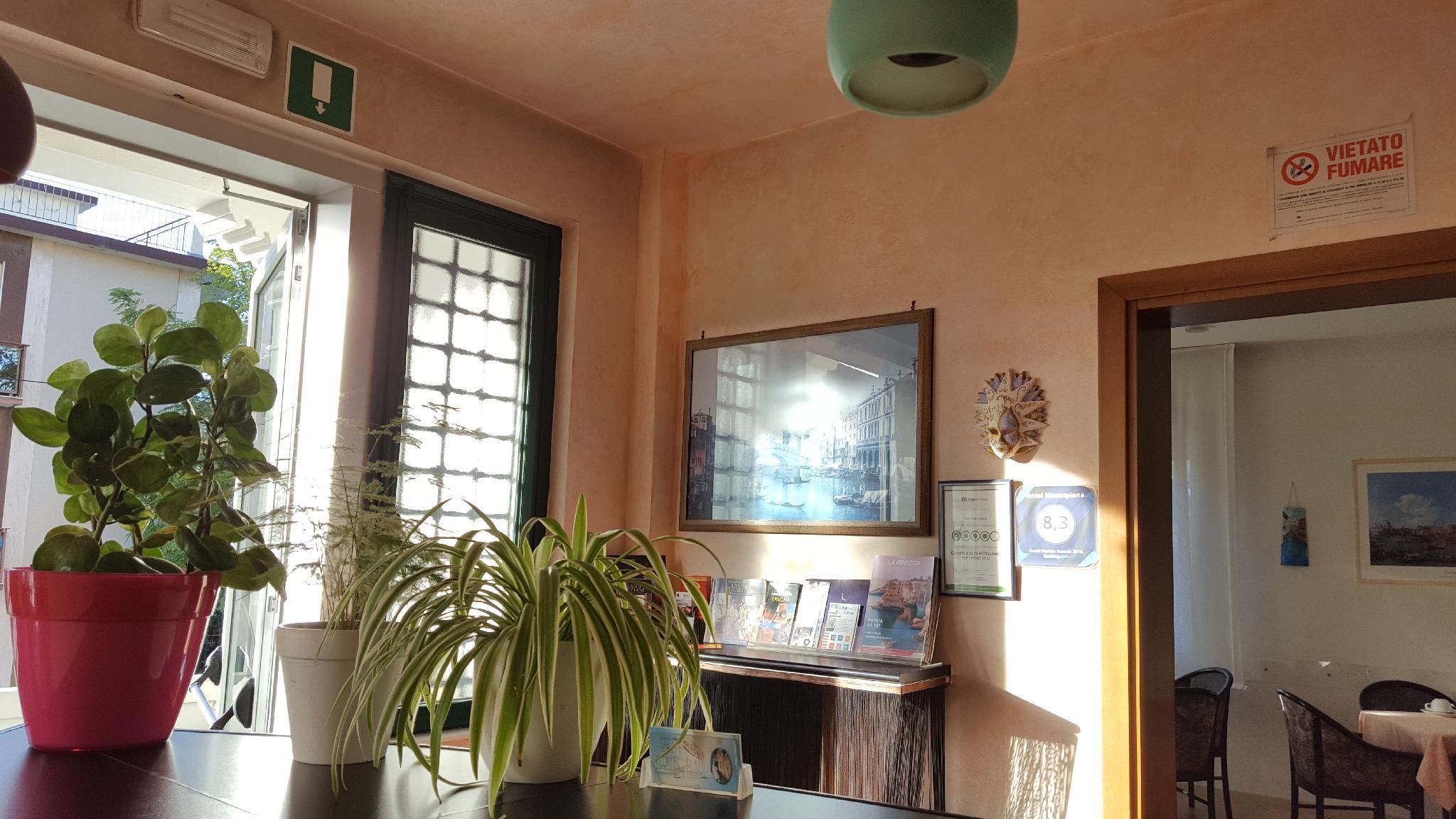 Vista Lobby Hotel Montepiana