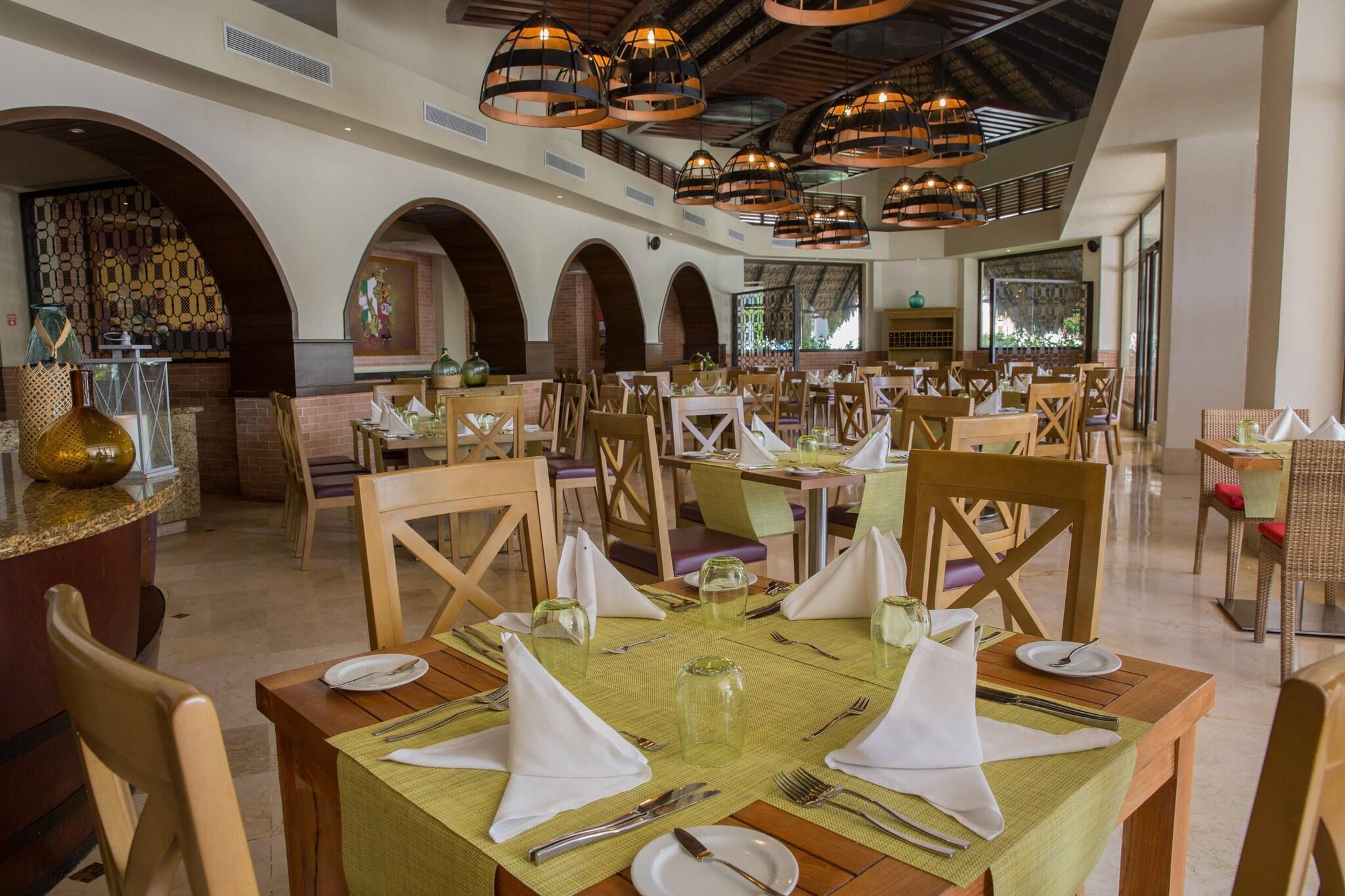 Restaurant Royalton Splash Punta Cana All-Inclusive Resort
