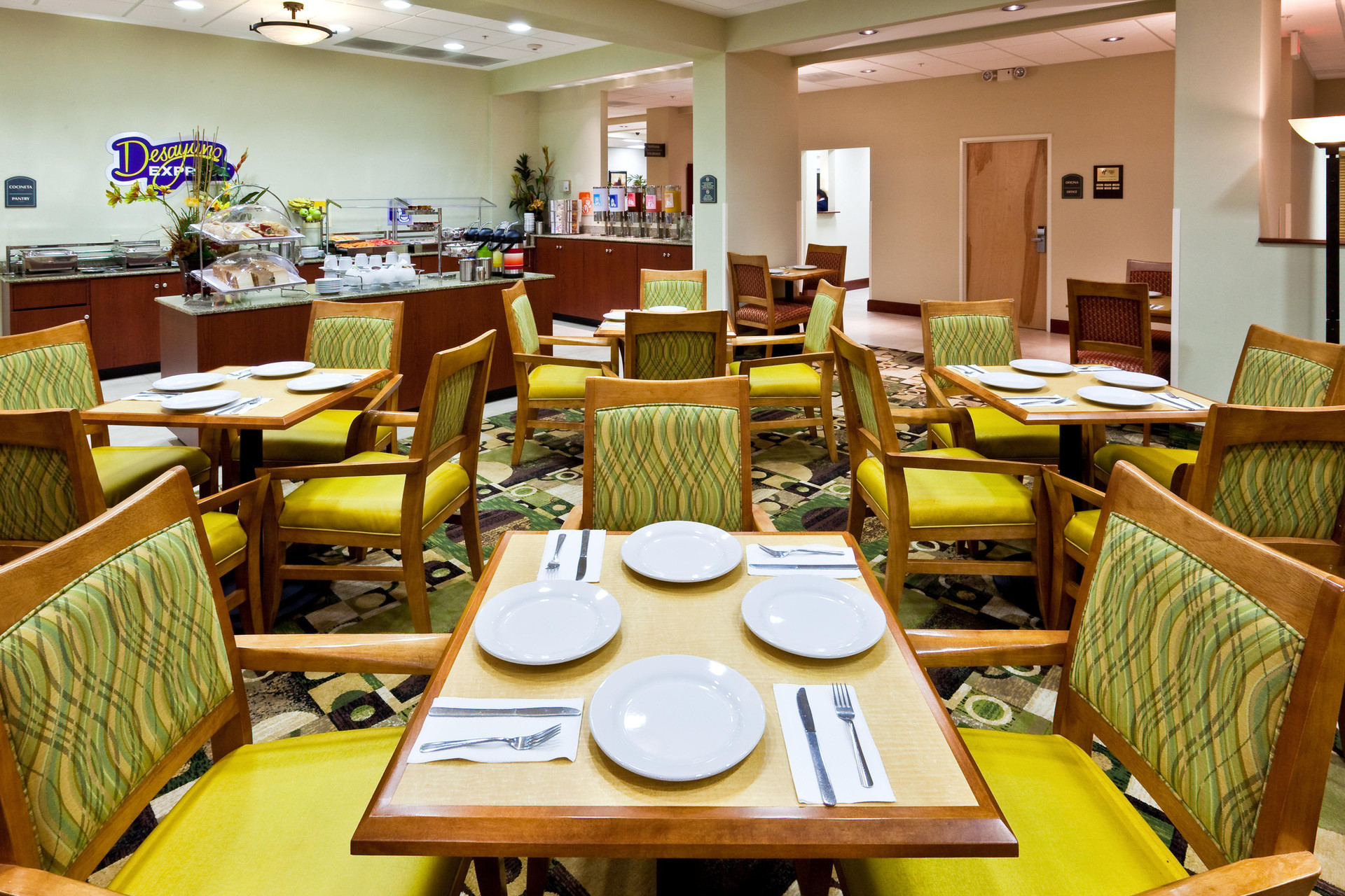 Restaurant Holiday Inn Express & Suites Monterrey Aeropuerto by IHG