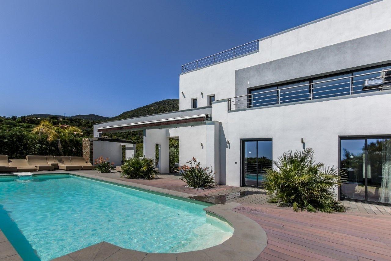 Vista Exterior La Villa Louancelie