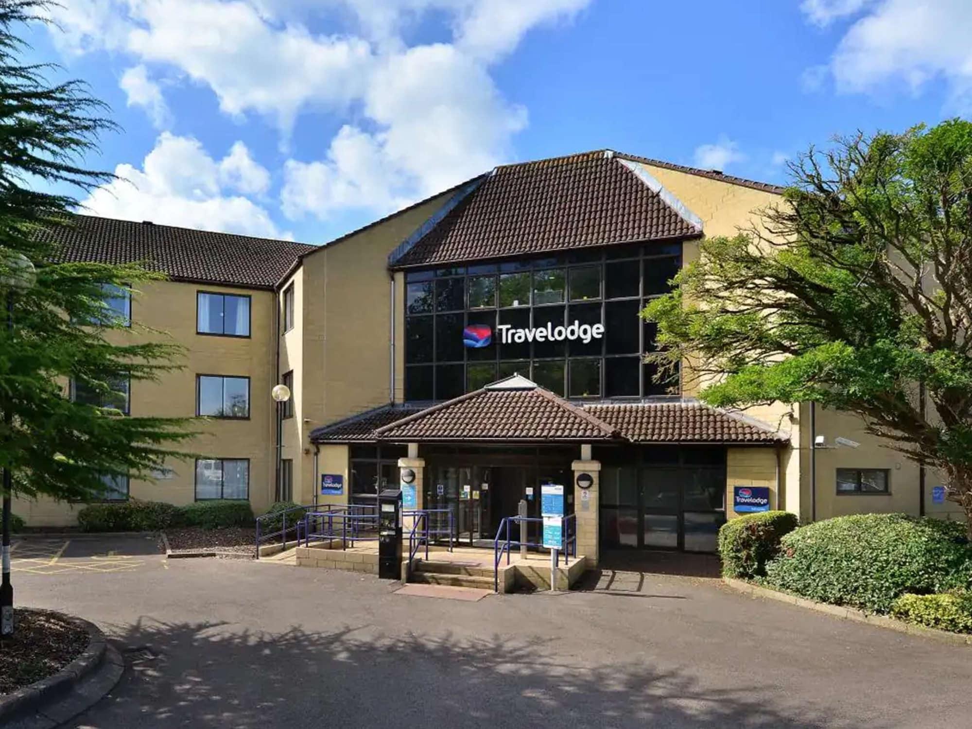 Vista Exterior Travelodge Bath Waterside