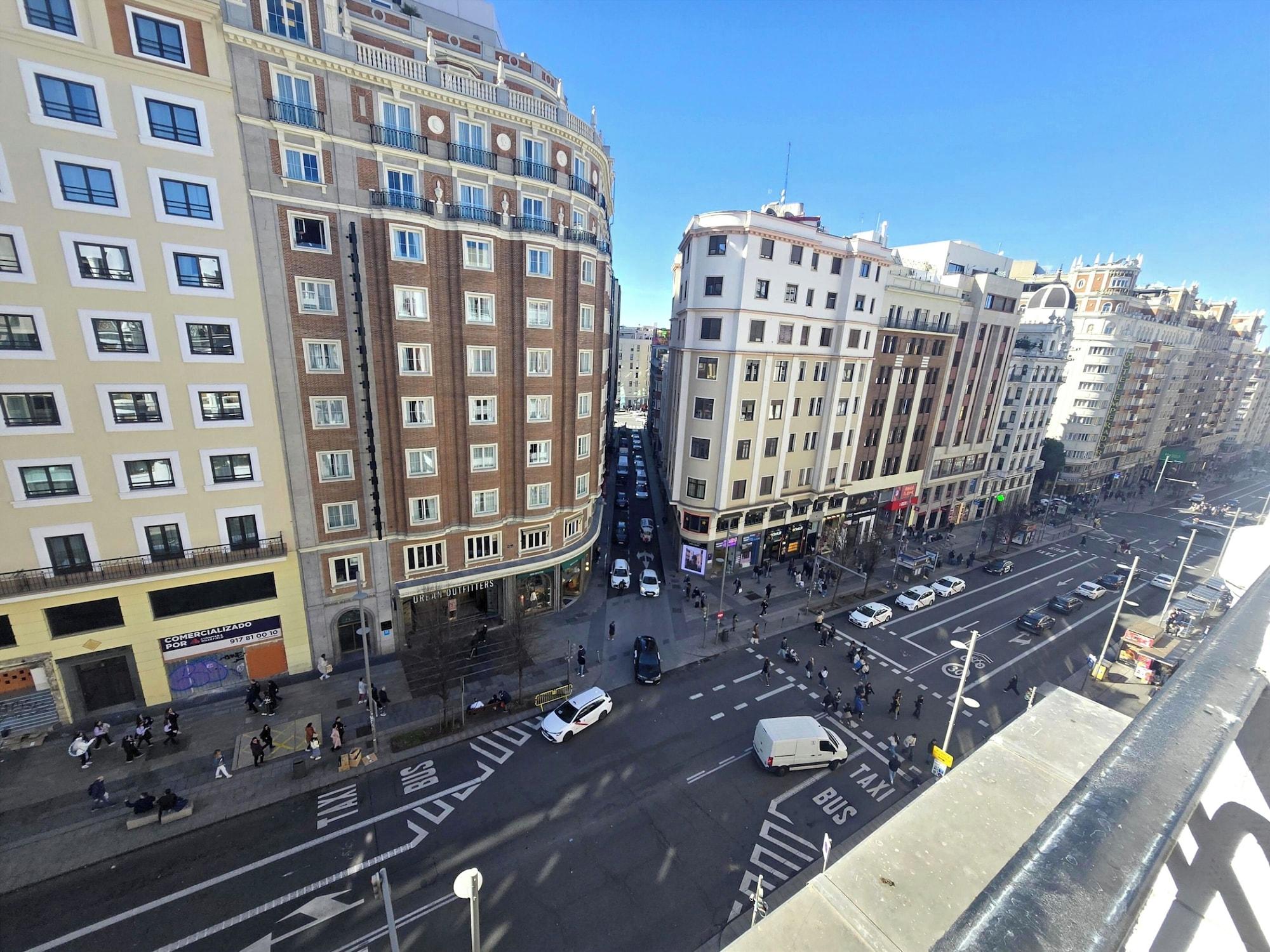 Varios Main Street Madrid