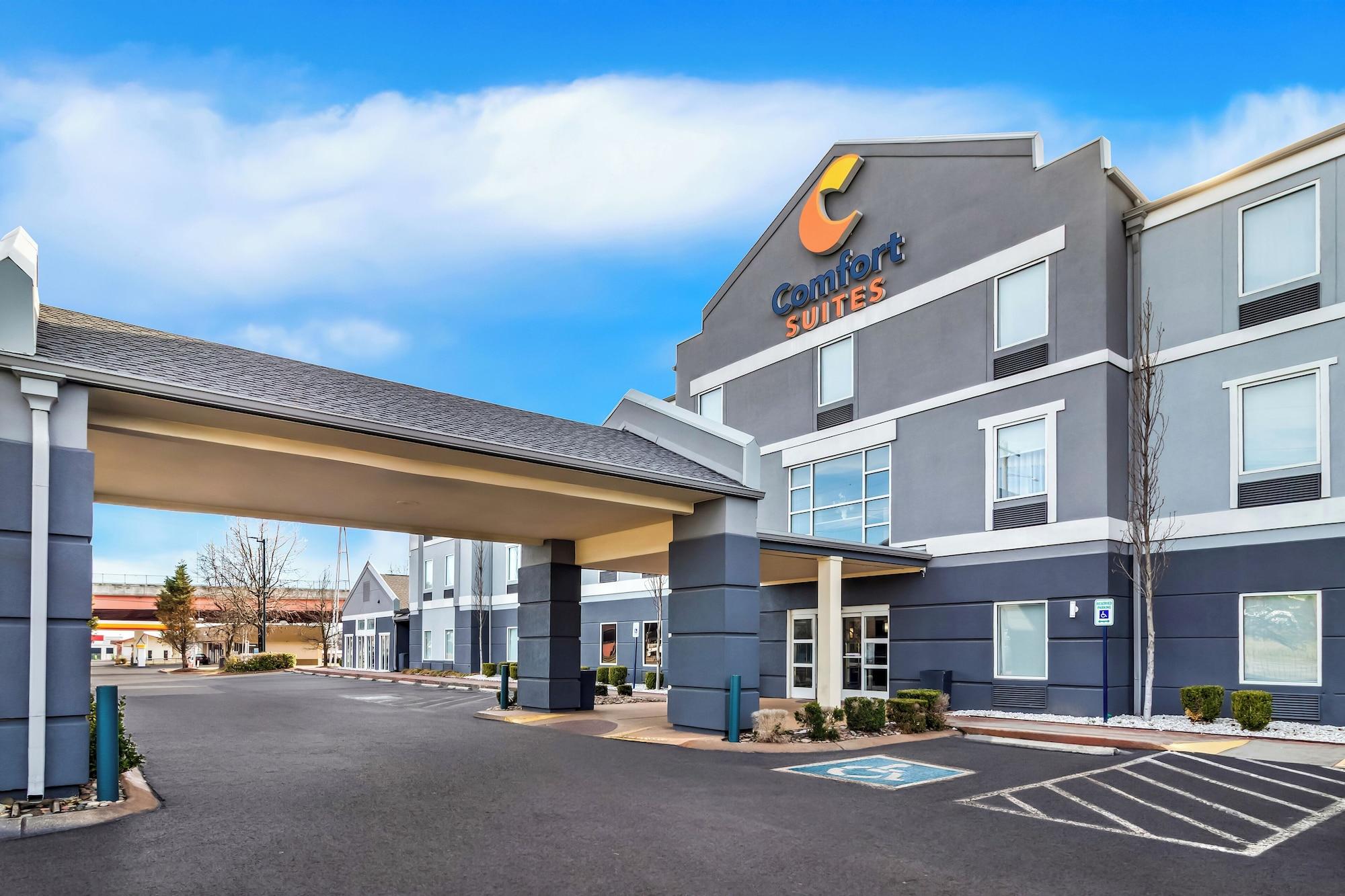 Vista Exterior Comfort Suites At Rivergate Mall
