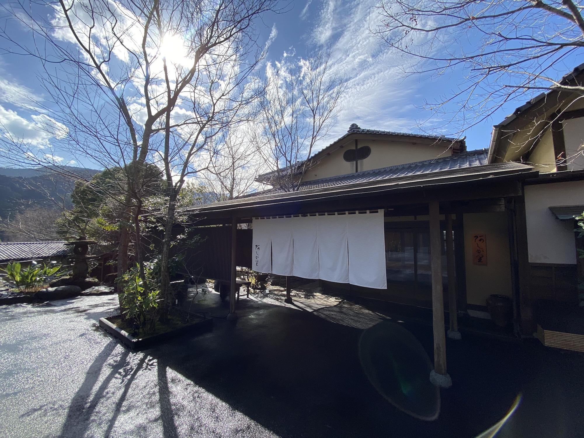 Vista Exterior Yugawara Spa Ryokan Ashikari