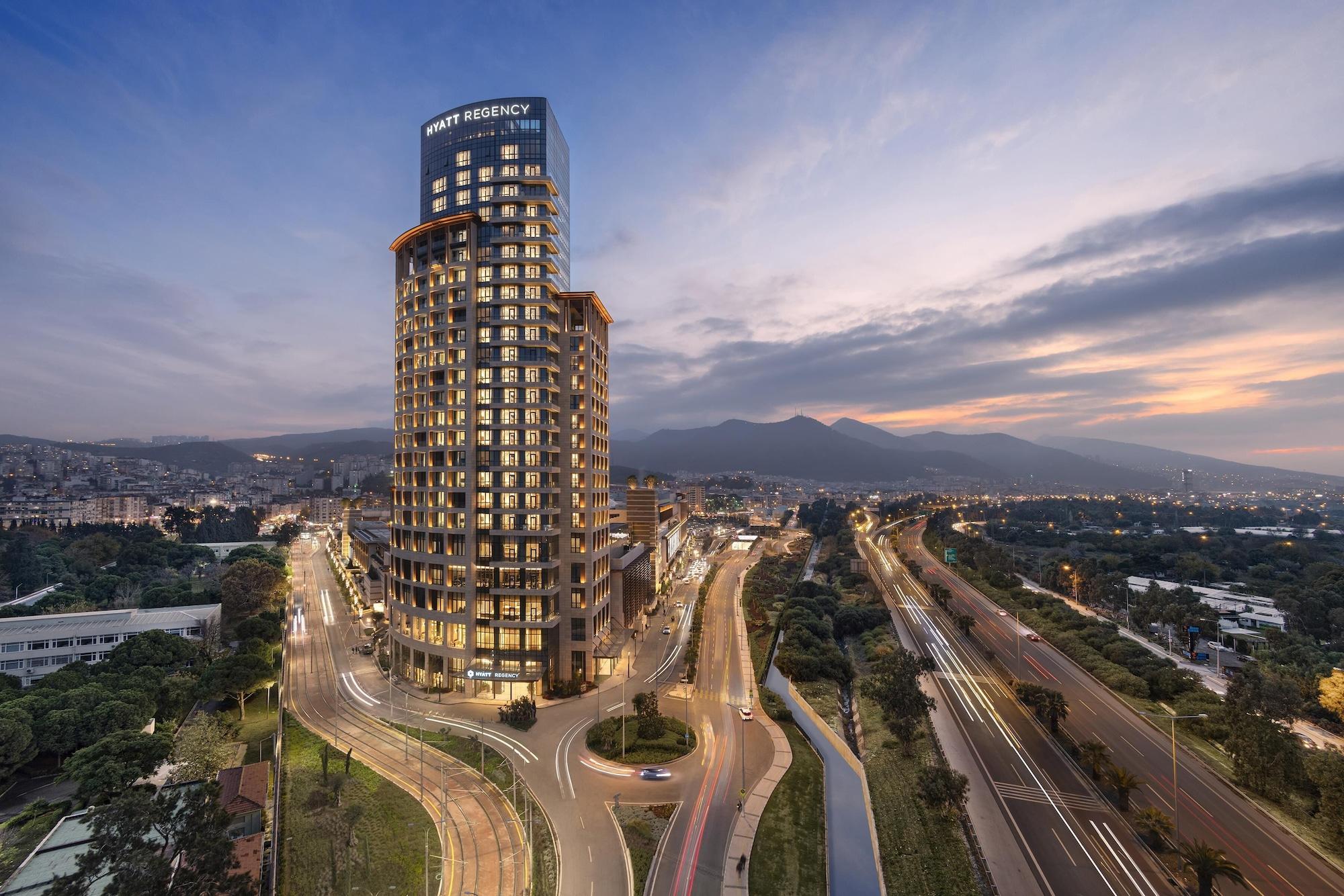 Vista Exterior Hyatt Regency Izmir IstinyePark