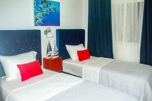 Alquiler Vacacional - J&P's Place Modern, 3/2 in Riviera Colonial, across from Zona Colonial, Rio Ozam