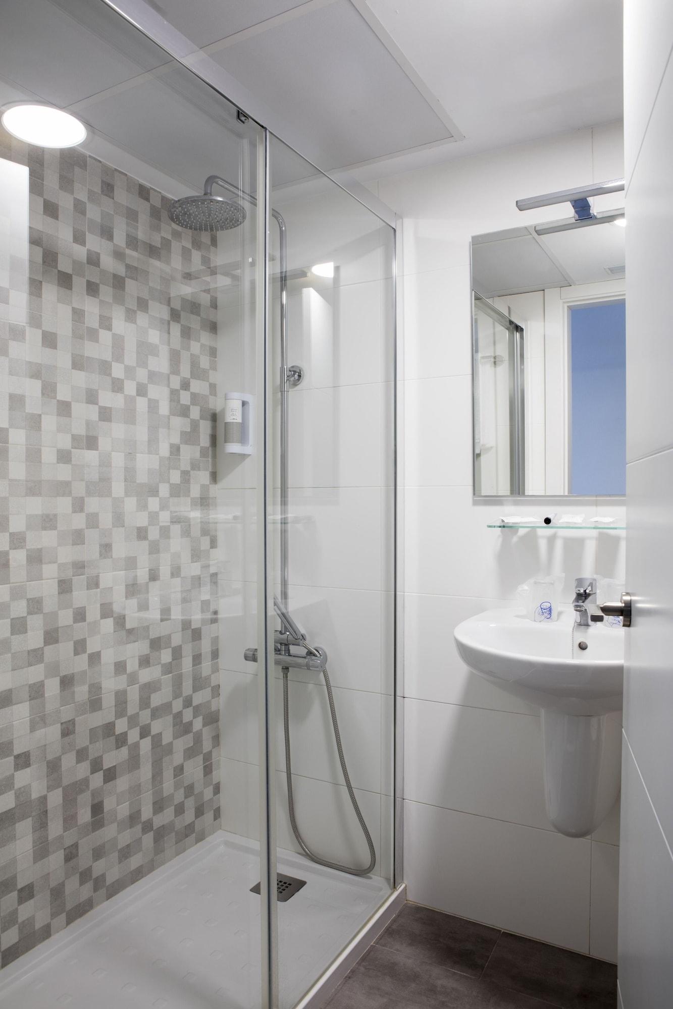 Equipamiento de Habitación TUGASA Hotel Arco de la Villa